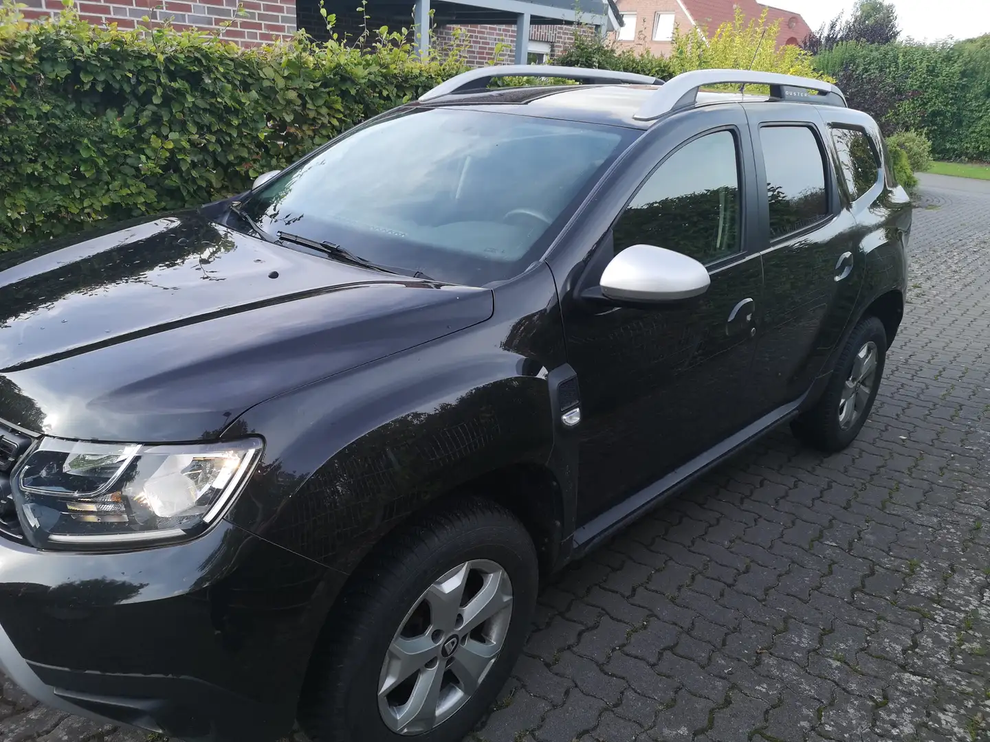 Dacia Duster SCe 115 LPG (LGP und Benzin) Чёрный - 2