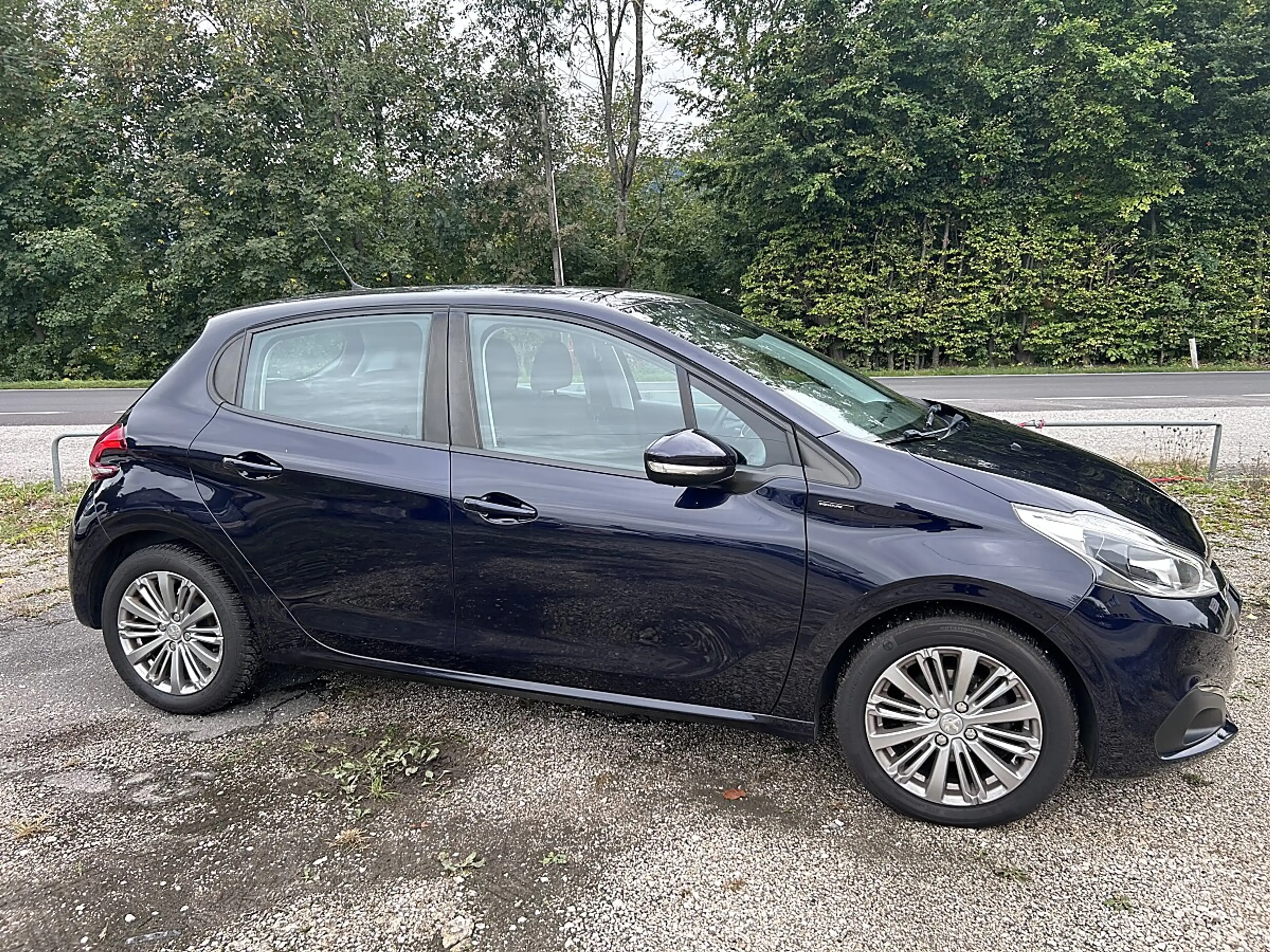 Peugeot 208 1,2 PureTech 82 — photo 4