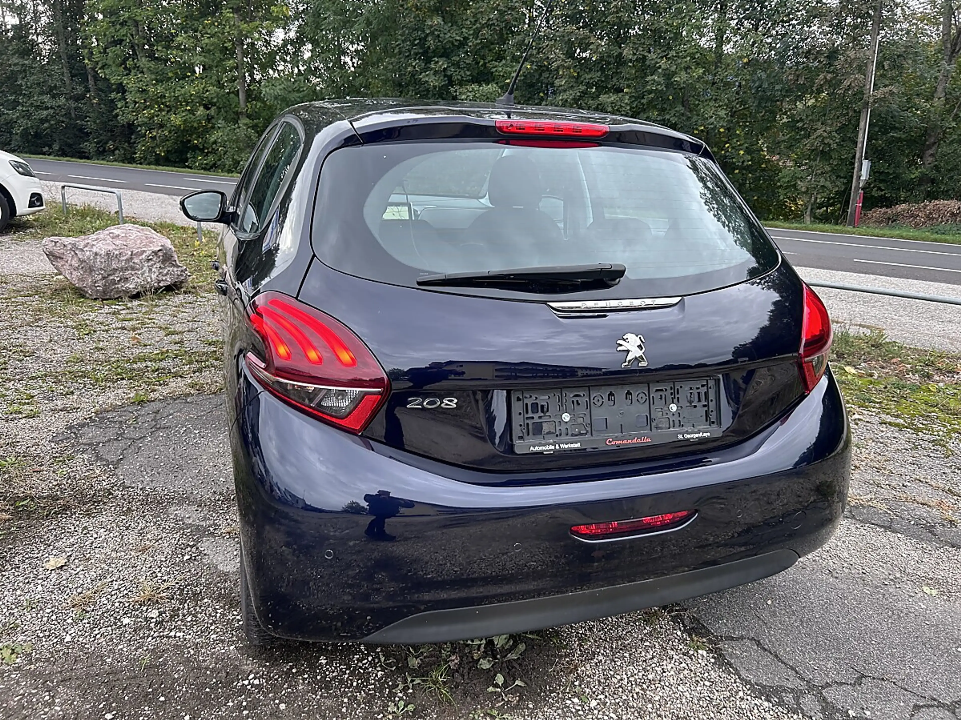 Peugeot 208 1,2 PureTech 82 — photo 6