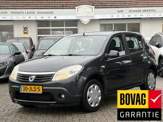 Dacia Sandero 1.6 Lauréate AIRCO | TREKHAAK | NIEUWE APK | BOVAG