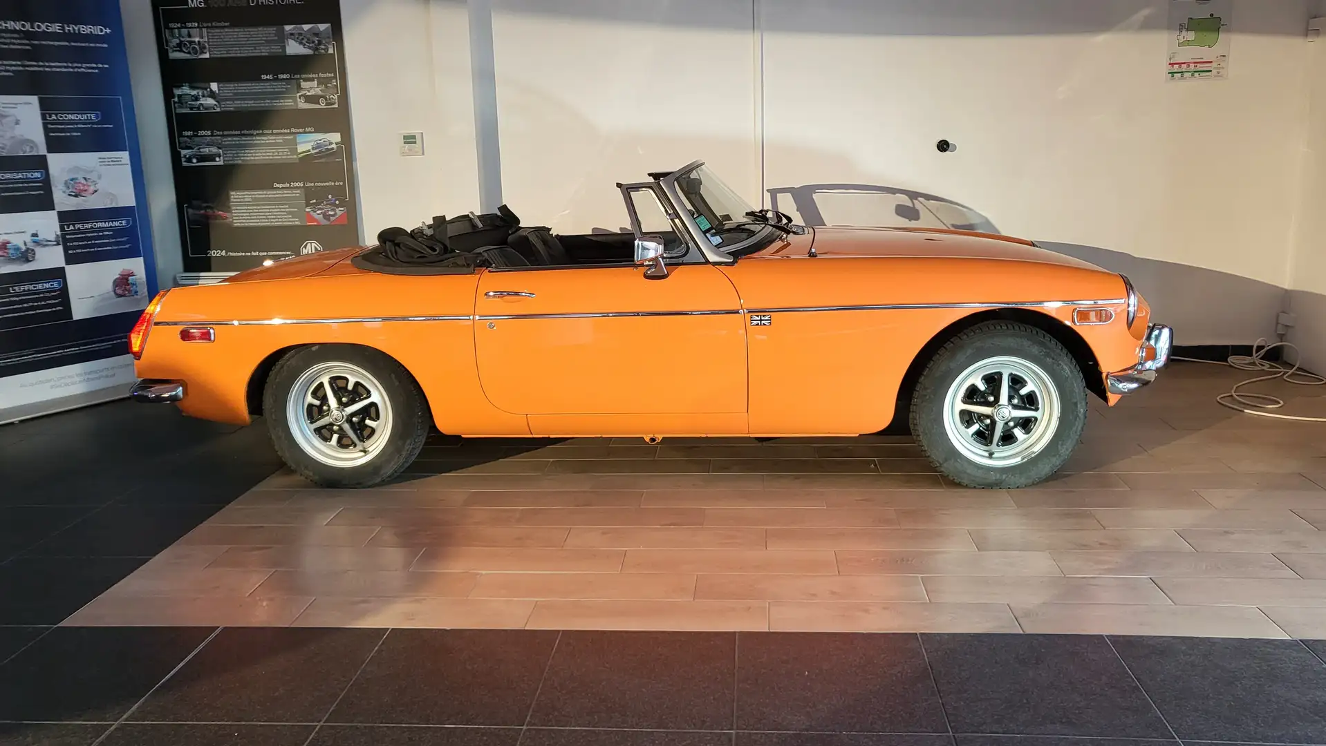 MG MGB Naranja - 2