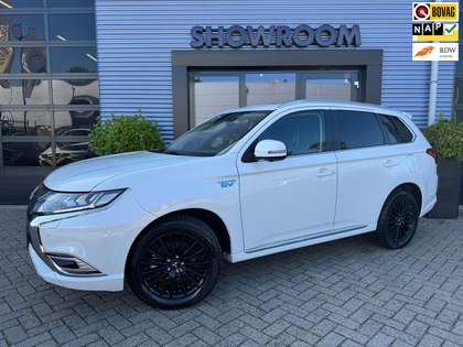 Mitsubishi Outlander 2.4 PHEV Intense Automaat|Trekhaak|Applecarplay|Ca
