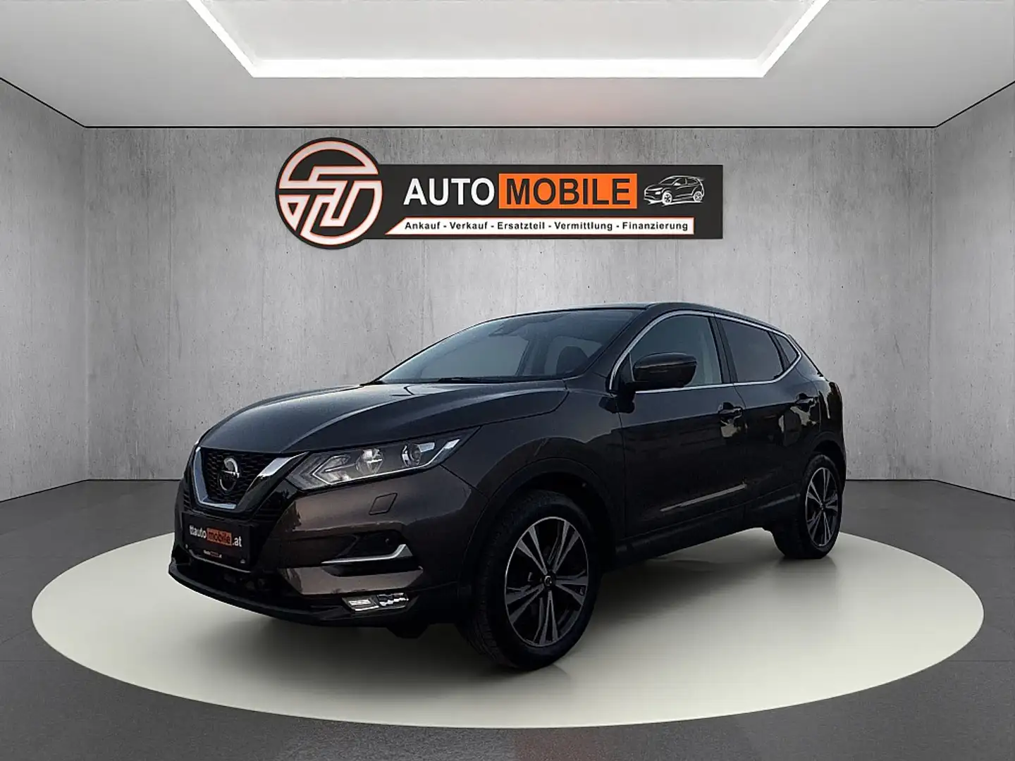 Nissan Qashqai 1,3 DIG-T N-Connecta Marrón - 1