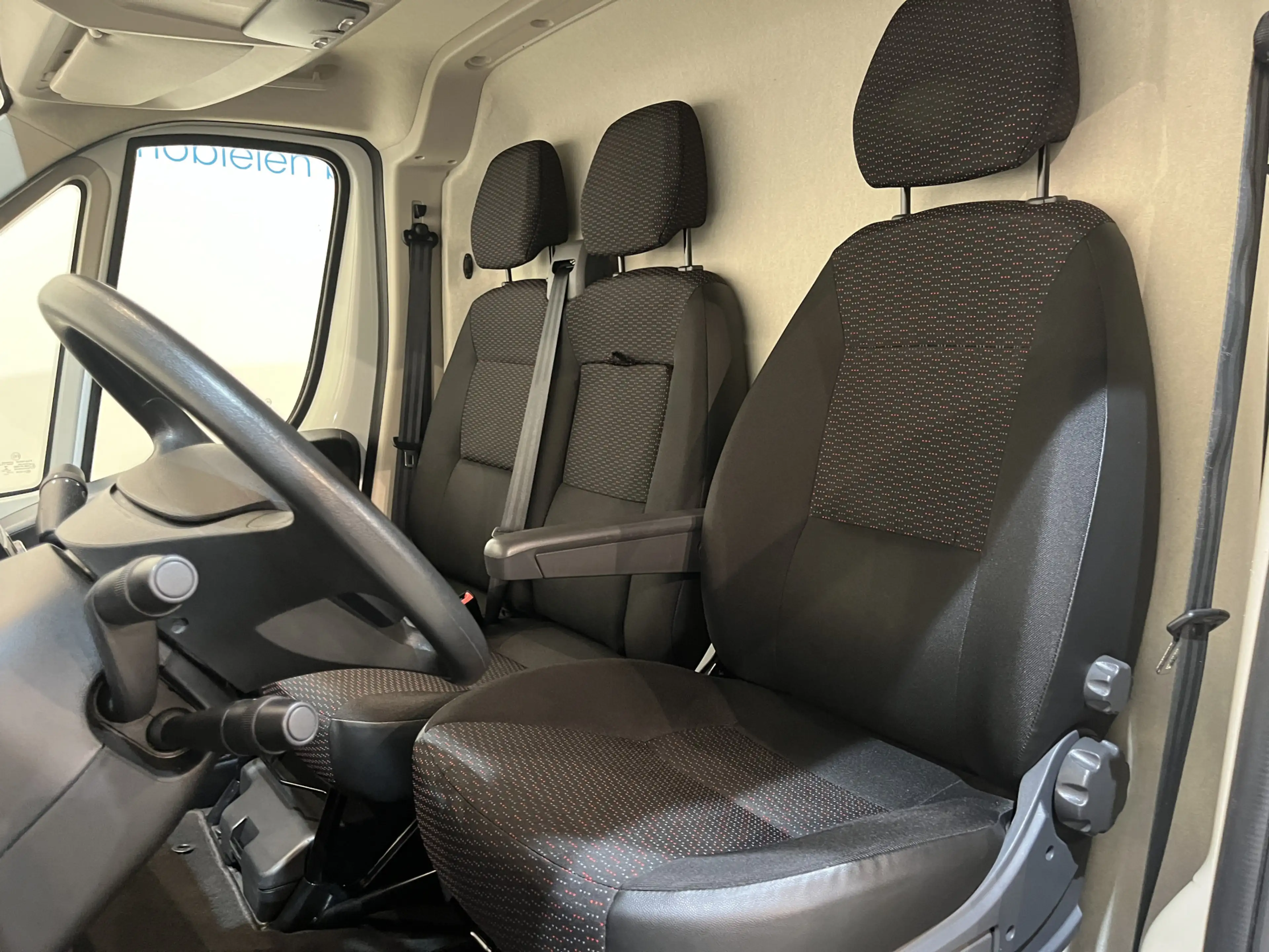 Peugeot Boxer 335 2.2 BlueHDi 140 PK L3H2 Premium / Dhollandia L — photo 9