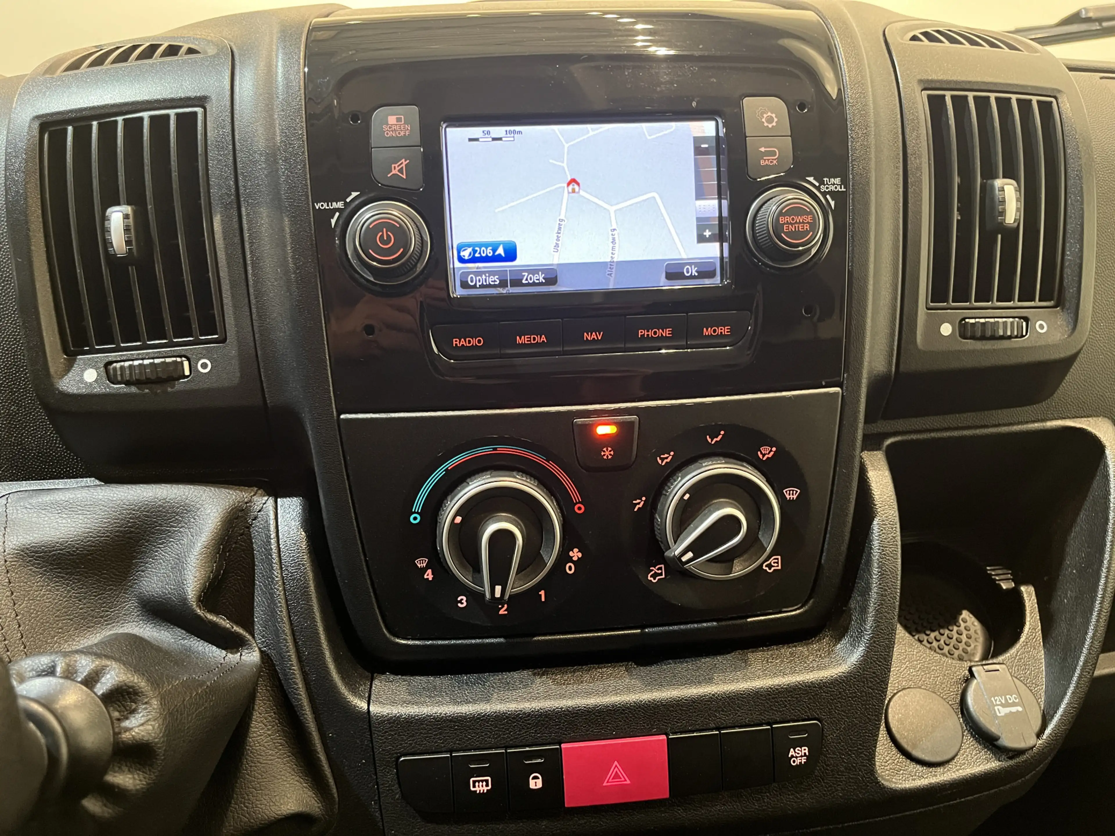 Peugeot Boxer 335 2.2 BlueHDi 140 PK L3H2 Premium / Dhollandia L — photo 10
