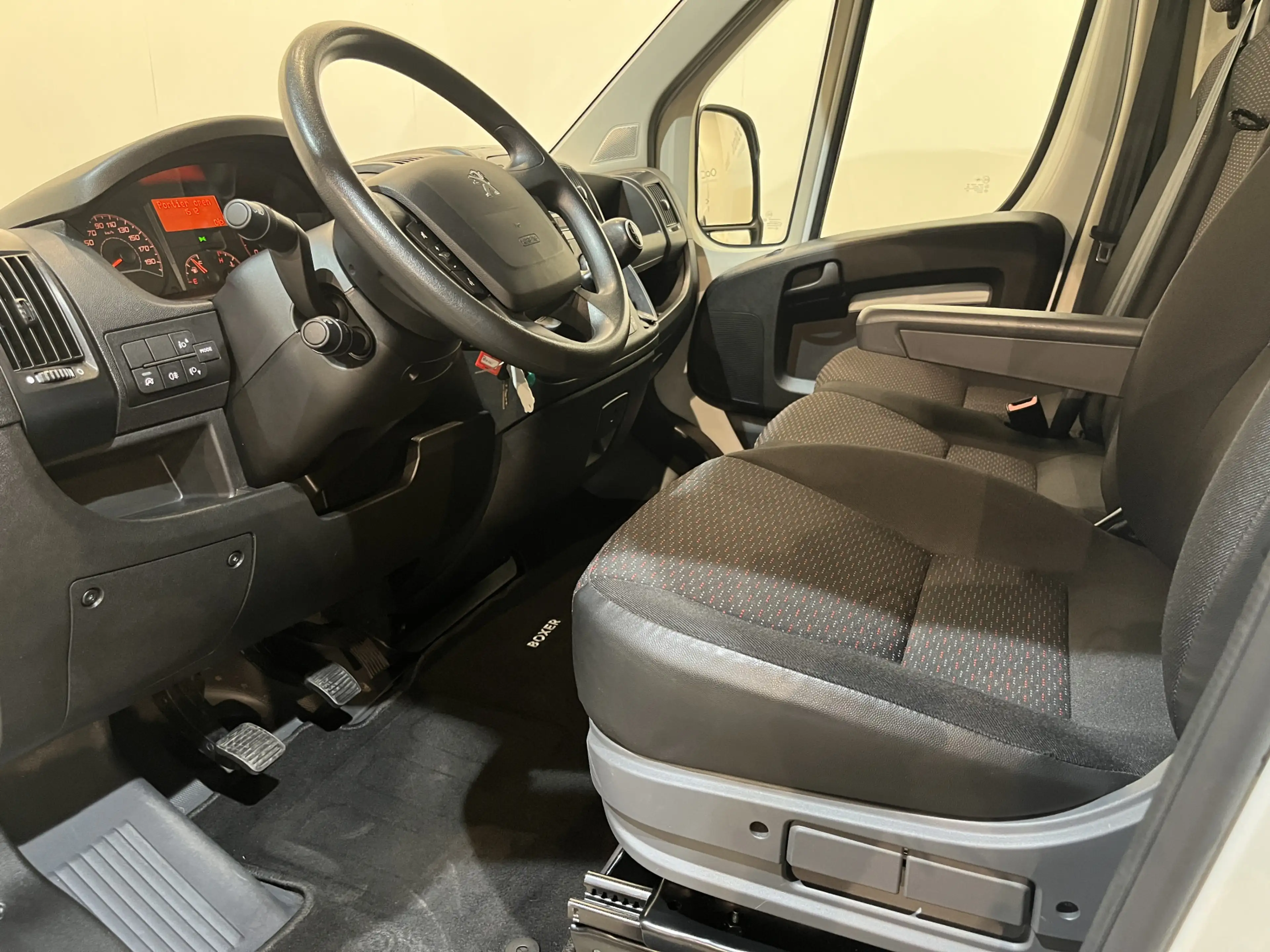 Peugeot Boxer 335 2.2 BlueHDi 140 PK L3H2 Premium / Dhollandia L — photo 7