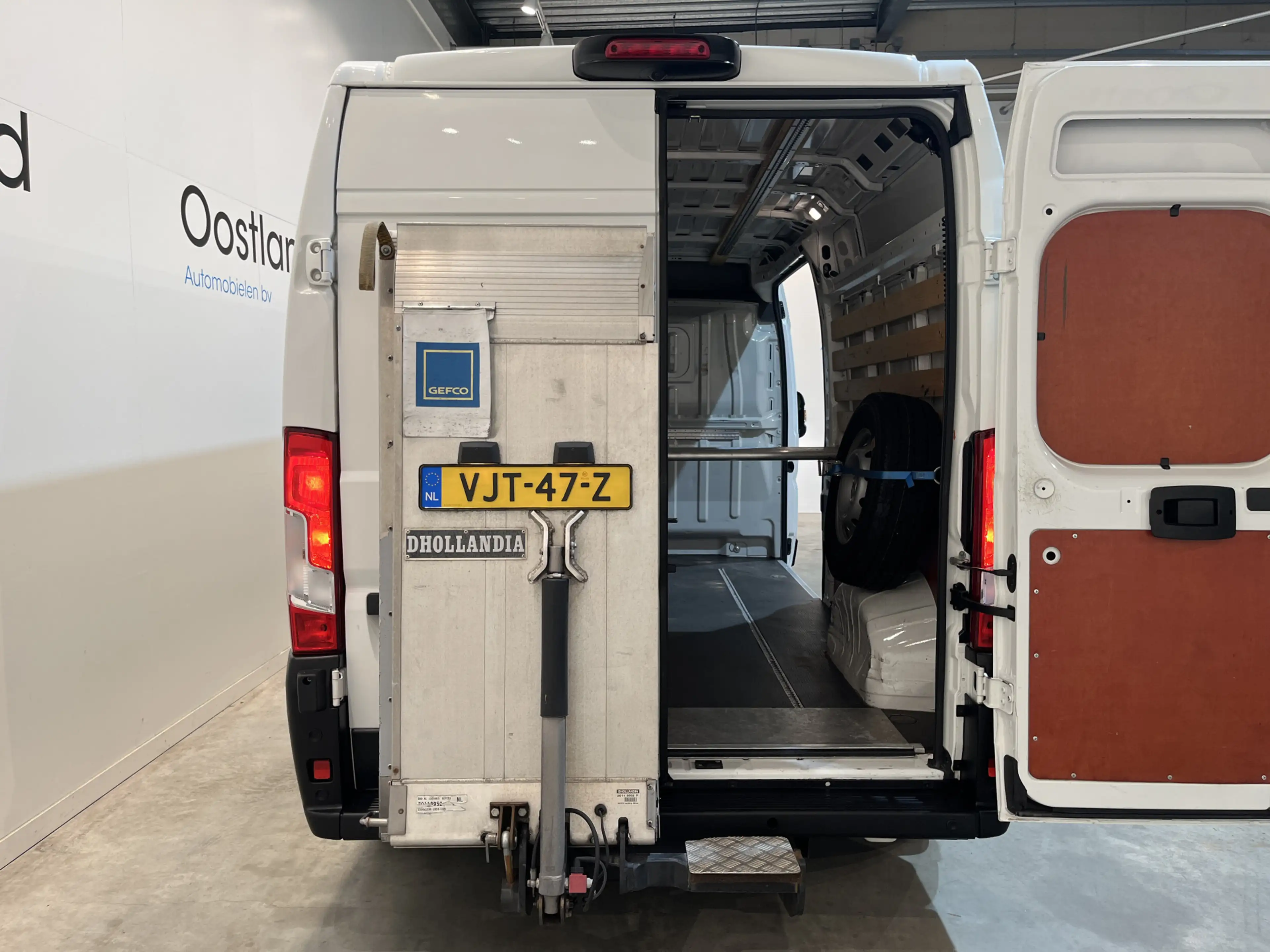 Peugeot Boxer 335 2.2 BlueHDi 140 PK L3H2 Premium / Dhollandia L — photo 13