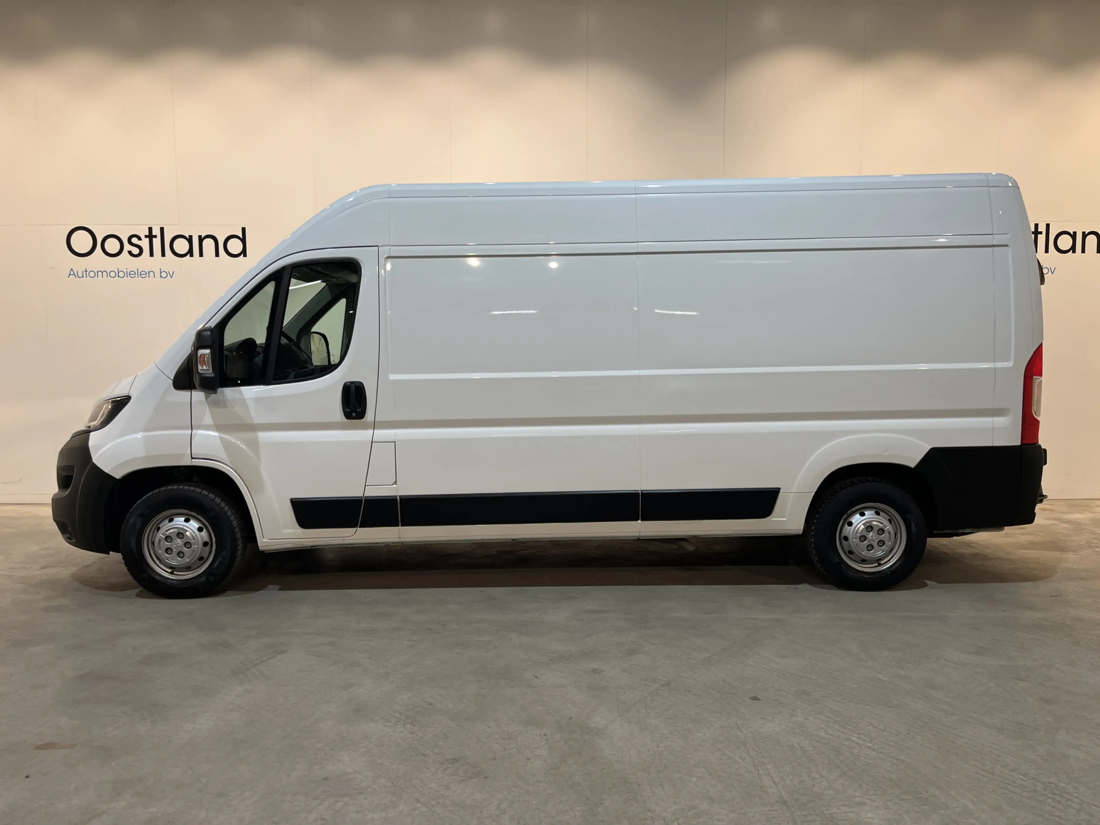 Peugeot Boxer 335 2.2 BlueHDi 140 PK L3H2 Premium / Dhollandia L — photo 6