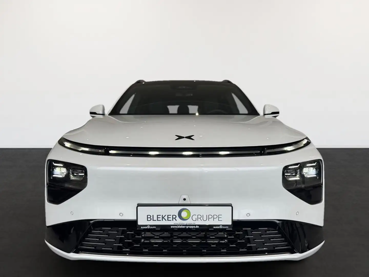 Xpeng G9 Performance 98 kWh Weiß - 2