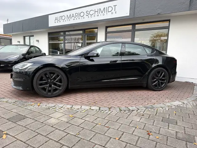 Tesla Model S Plaid 1020 PS Yoke Matrix Fondbildschirm