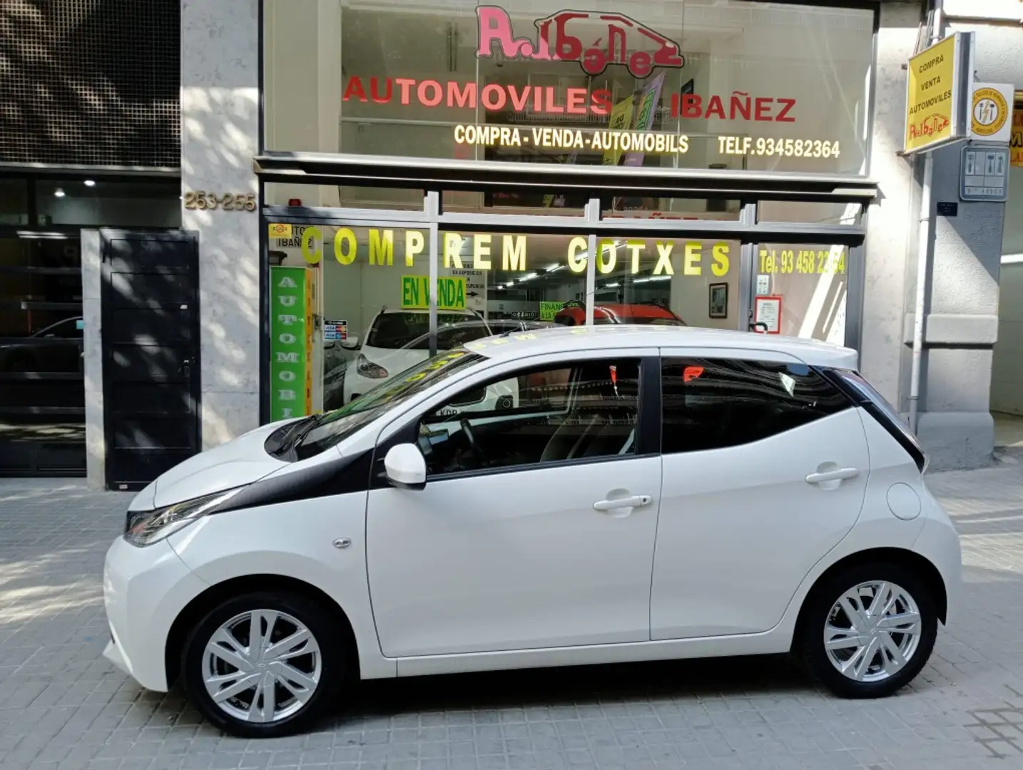 Toyota Aygo 1.0 VVT-i x-play Bianco - 1