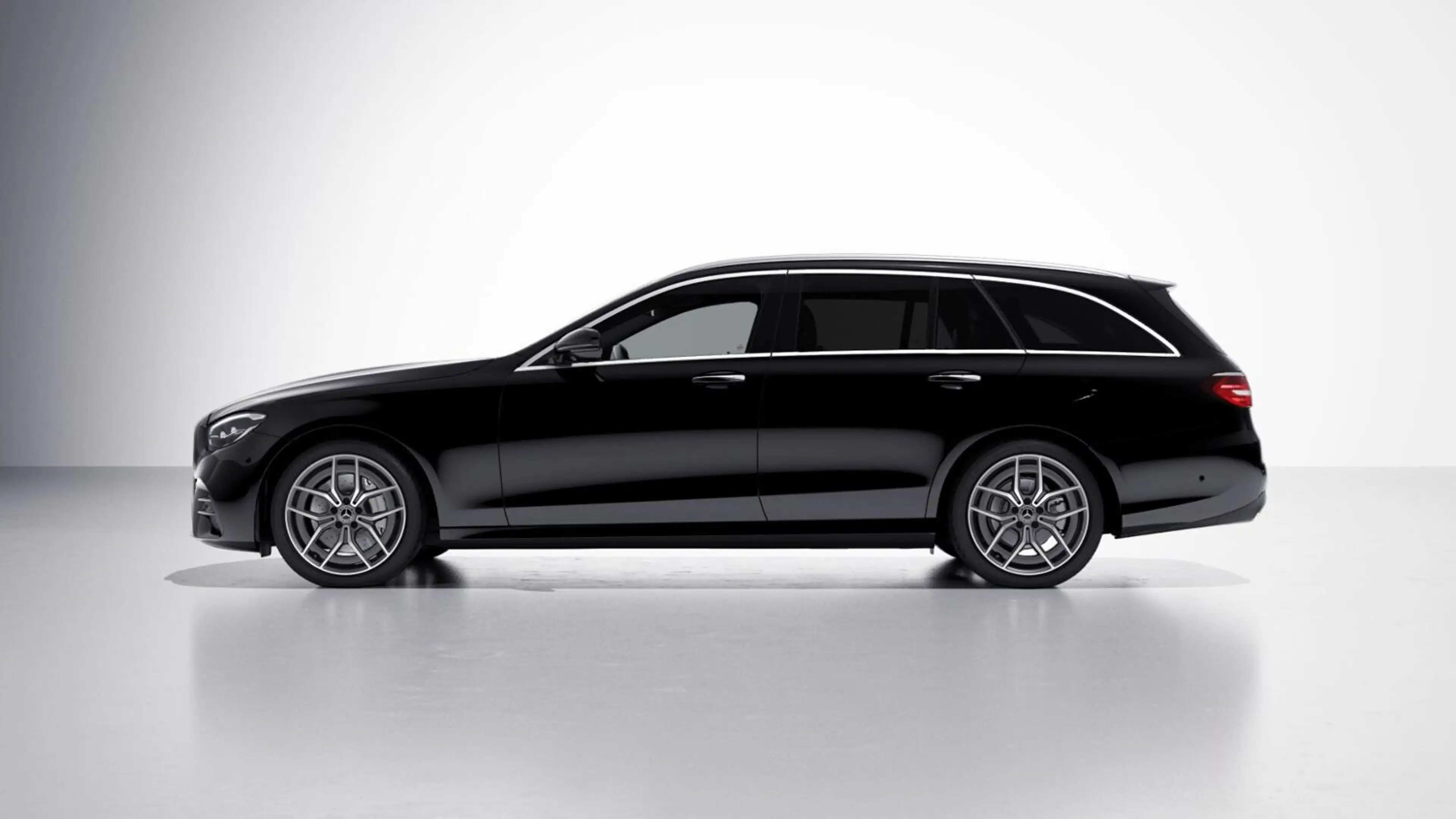 Mercedes-Benz E 220 d T-Mod AMG+Distro+AHK+360+Carplay+19er+AM — photo 4