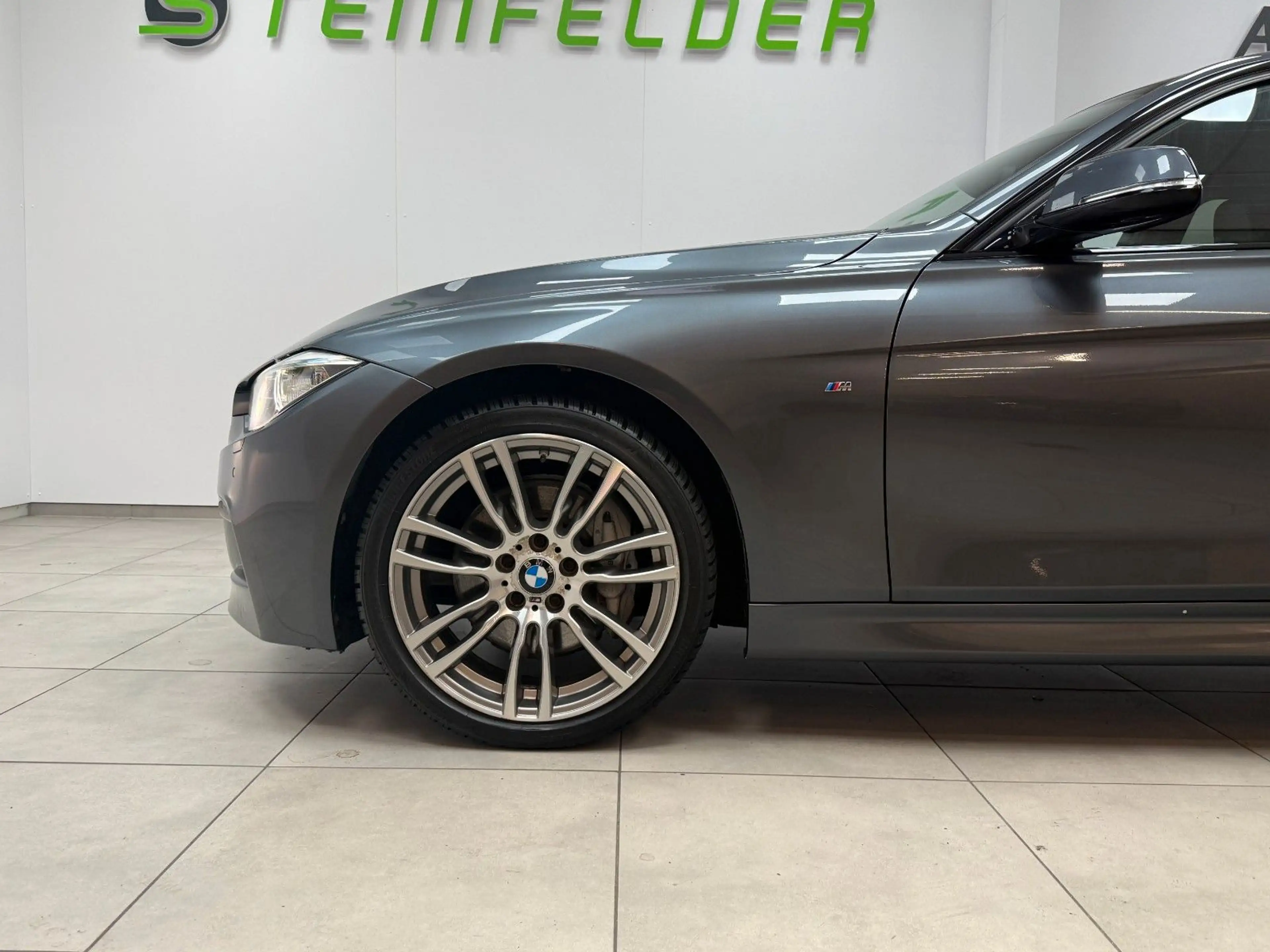 BMW 335 d xDrive / M SPORTPAKET / S-DACH / RKAM — photo 5