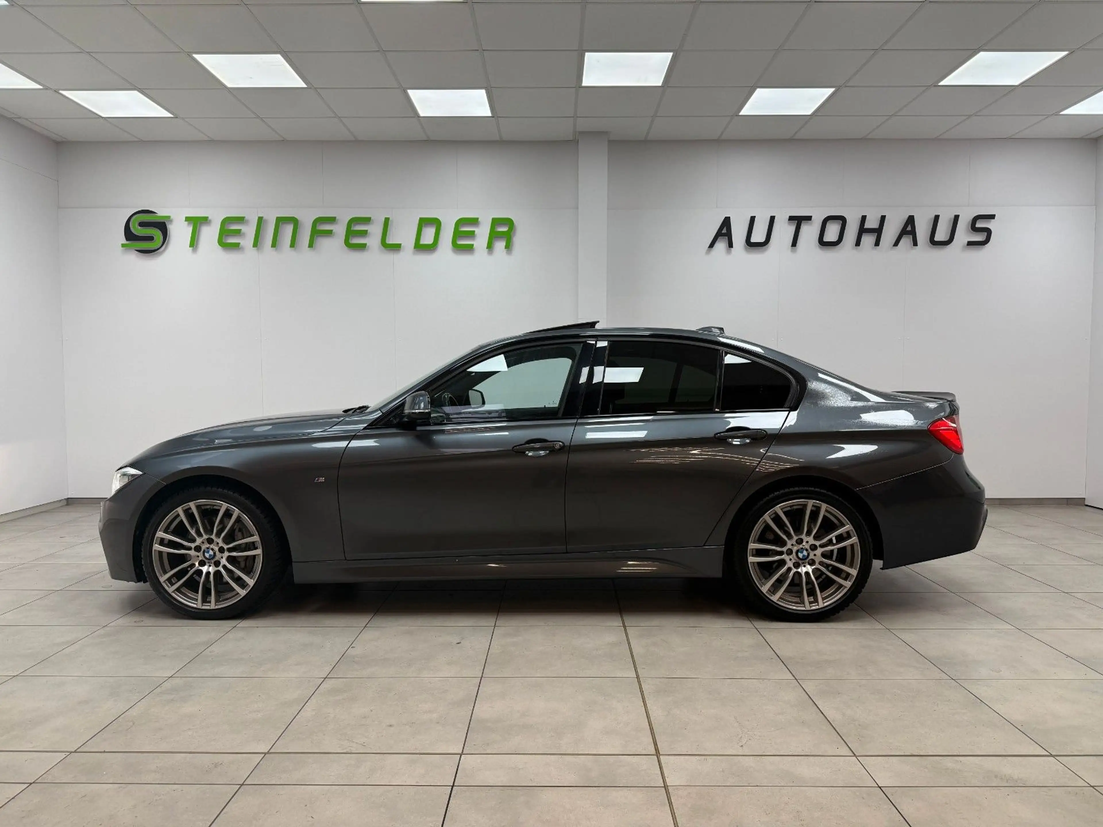 BMW 335 d xDrive / M SPORTPAKET / S-DACH / RKAM — photo 4