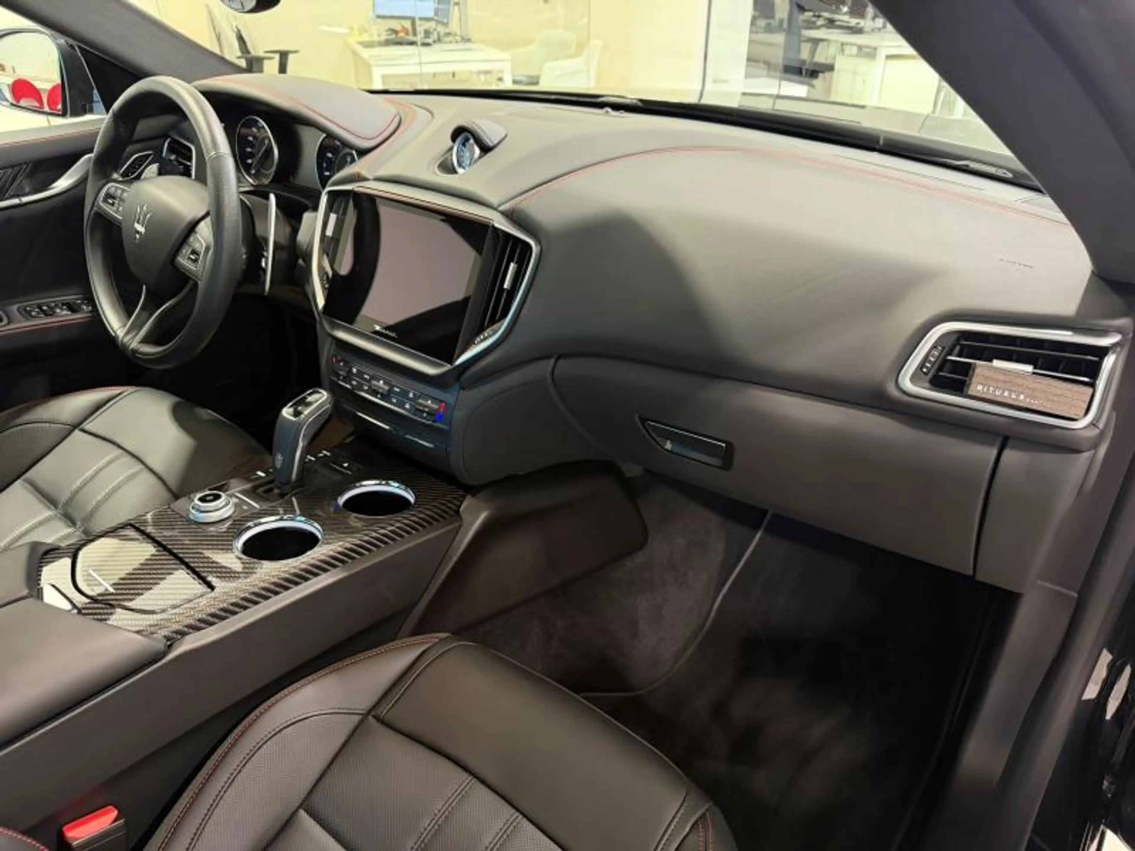 Maserati Ghibli MODENA S Q4 ULTIMA — photo 13