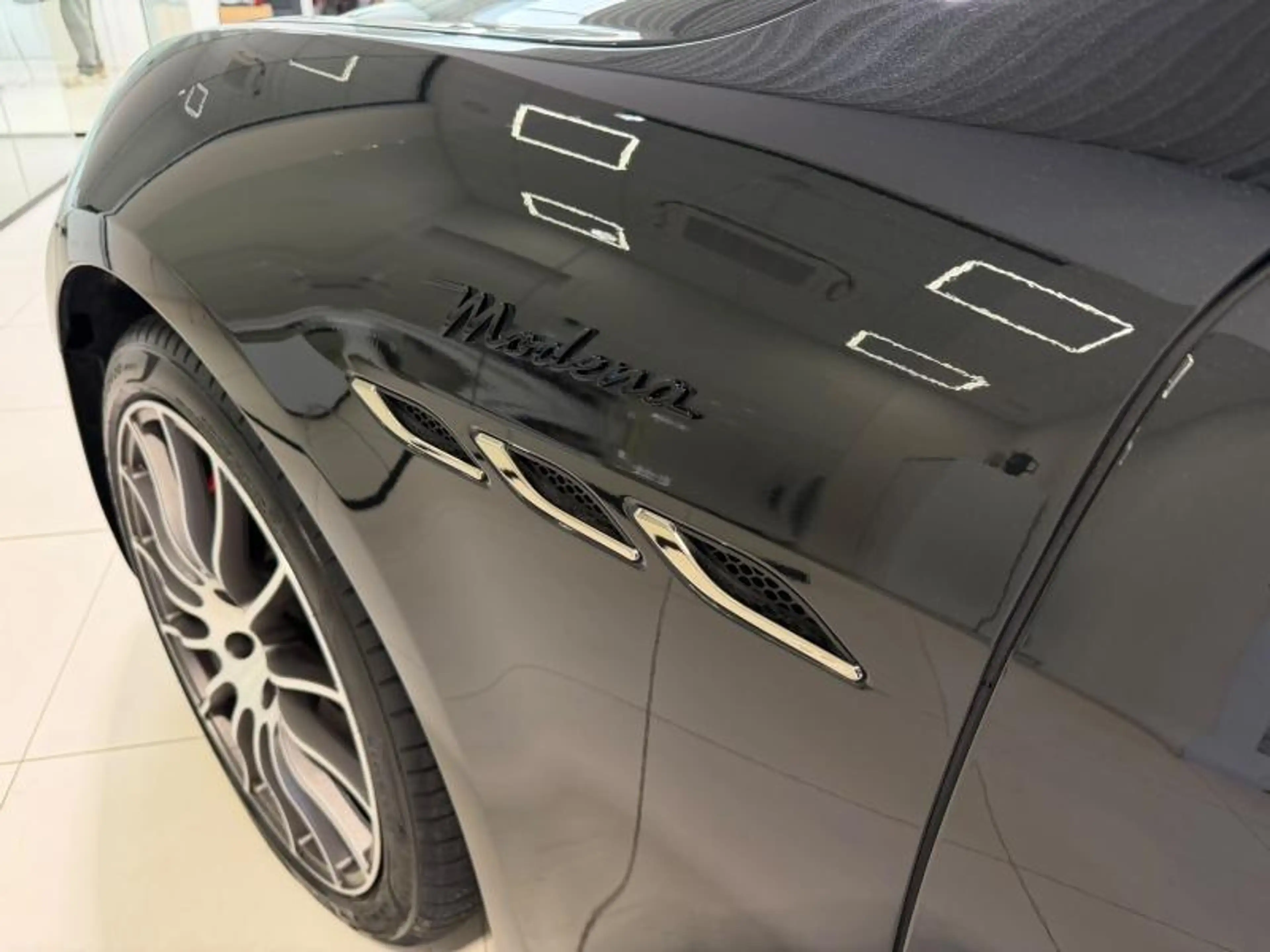 Maserati Ghibli MODENA S Q4 ULTIMA — photo 7