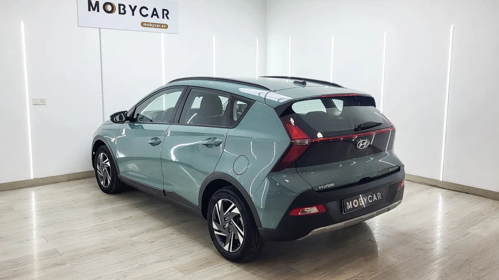 Hyundai BAYON 1.0 TGDI 48V SELECT 100 Verde - 2