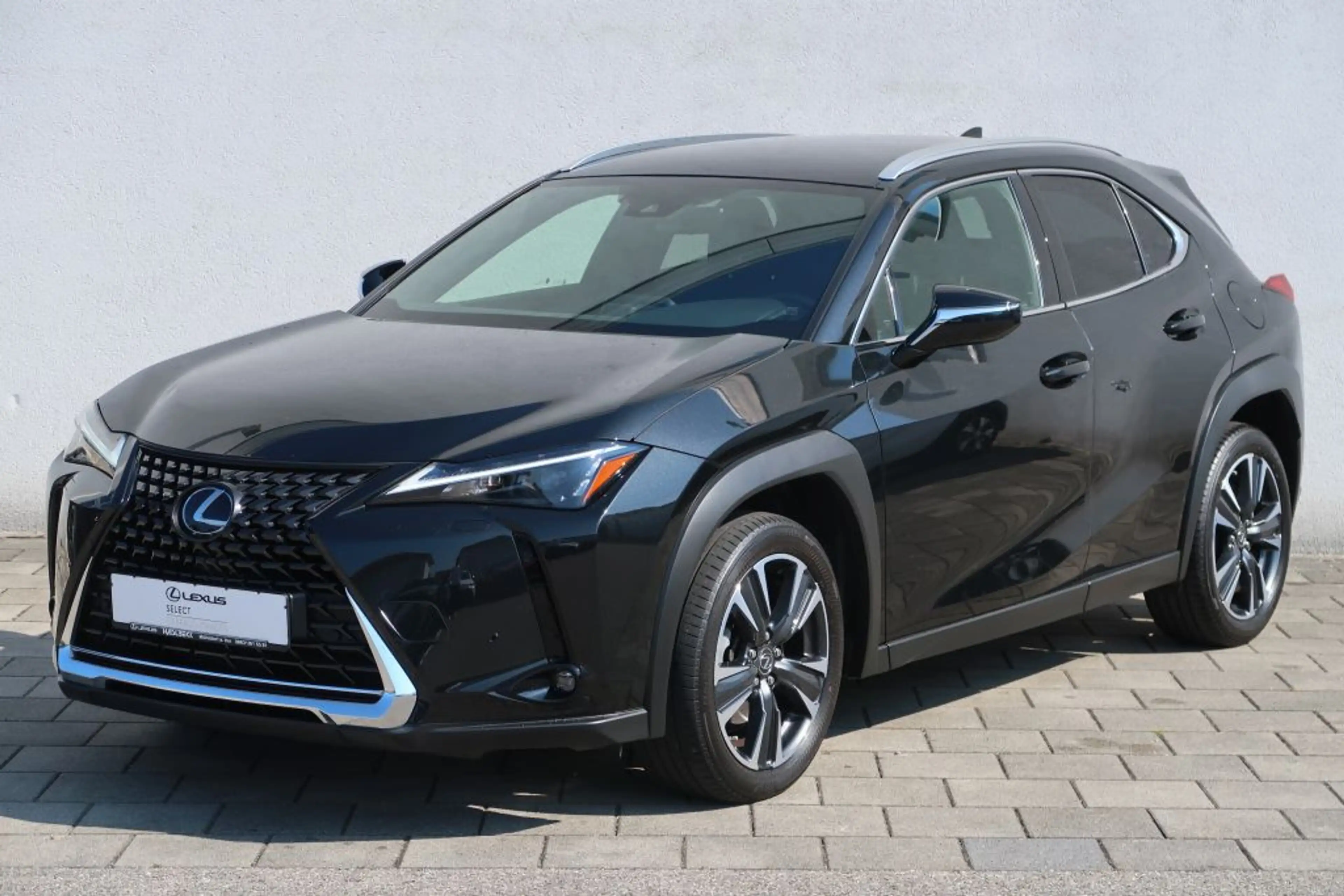 Lexus UX 250h Style Edition — photo 3