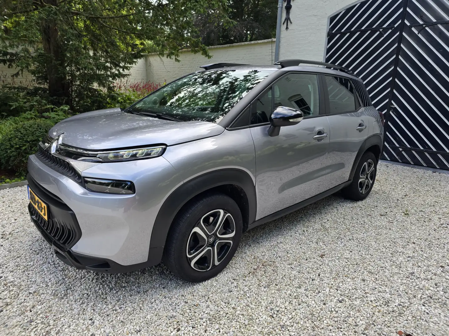Citroen C3 Aircross 1.2 PureTech Shine Pack Business Grijs - 1
