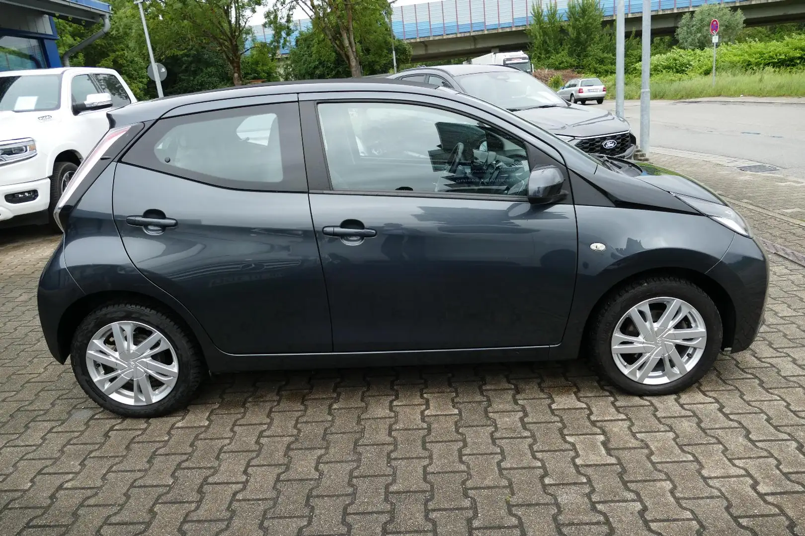 Toyota Aygo X Wave*CAM*KLIMA*Freisprech*** Grijs - 2