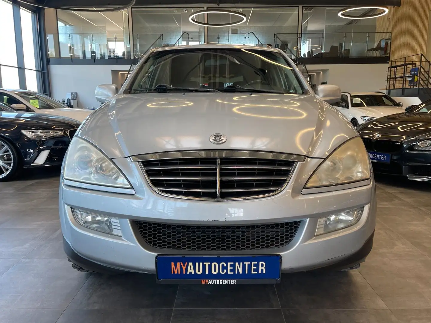 SsangYong Kyron Xdi 4x4 *KLIMAAUTOMATIK*LEDER*TÜV-10/2025 Argintiu - 2