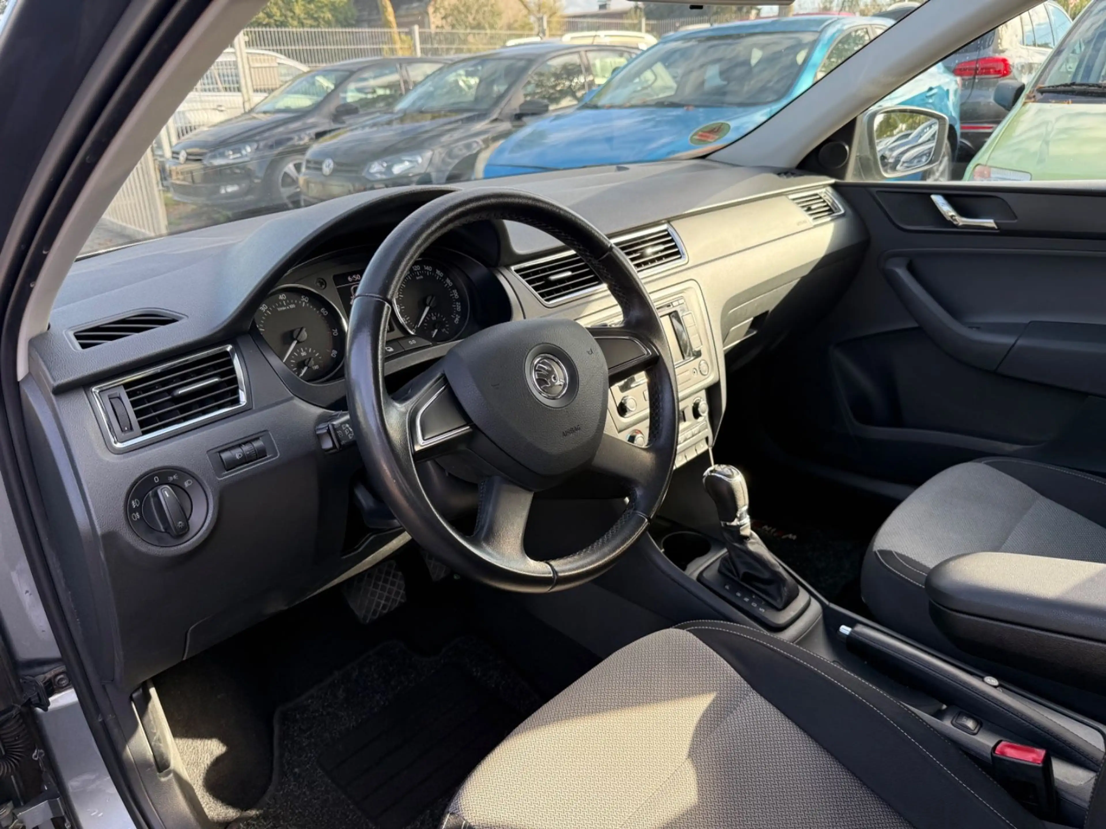 Skoda Rapid/Spaceback Elegance — photo 4