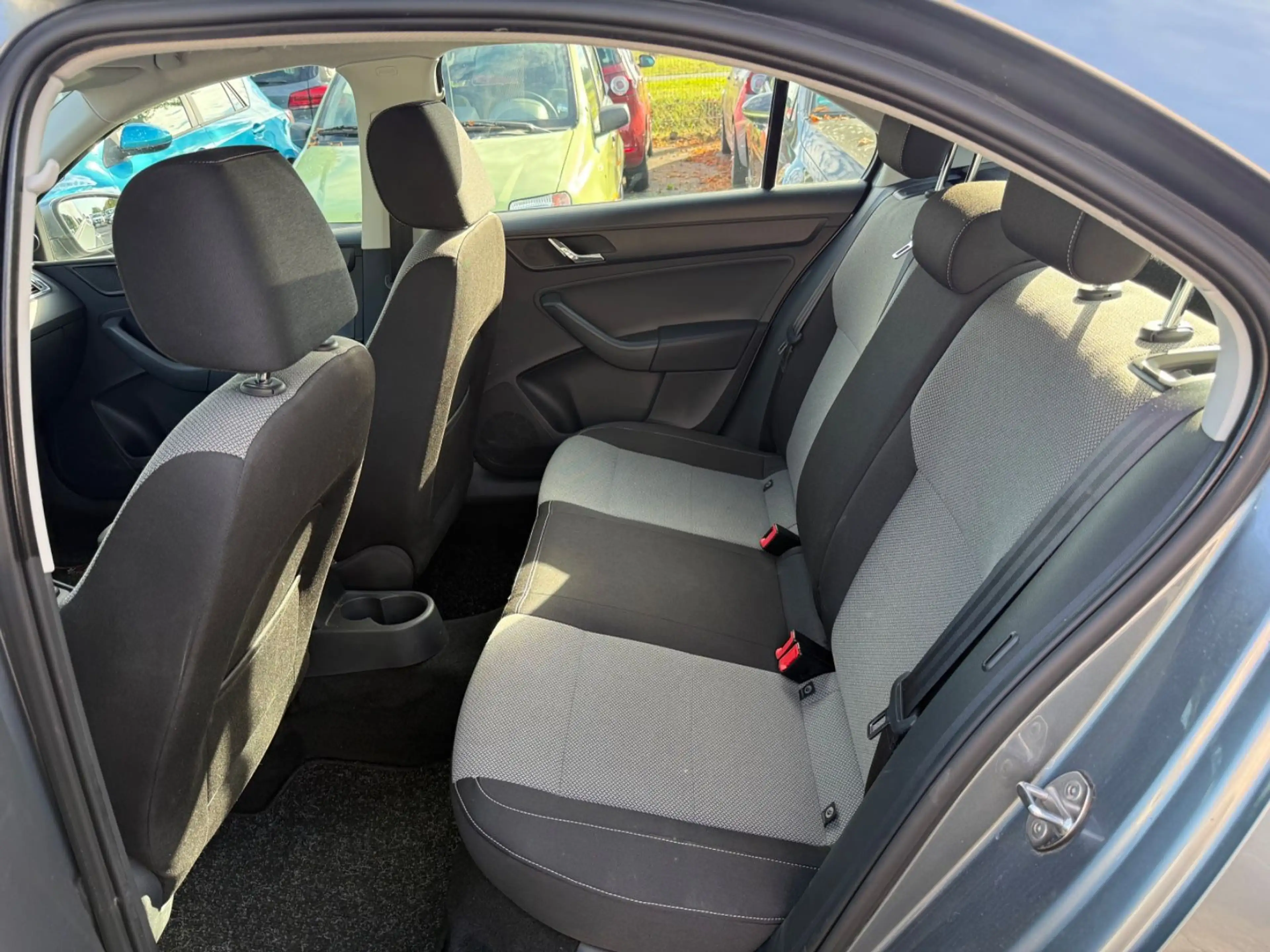 Skoda Rapid/Spaceback Elegance — photo 3