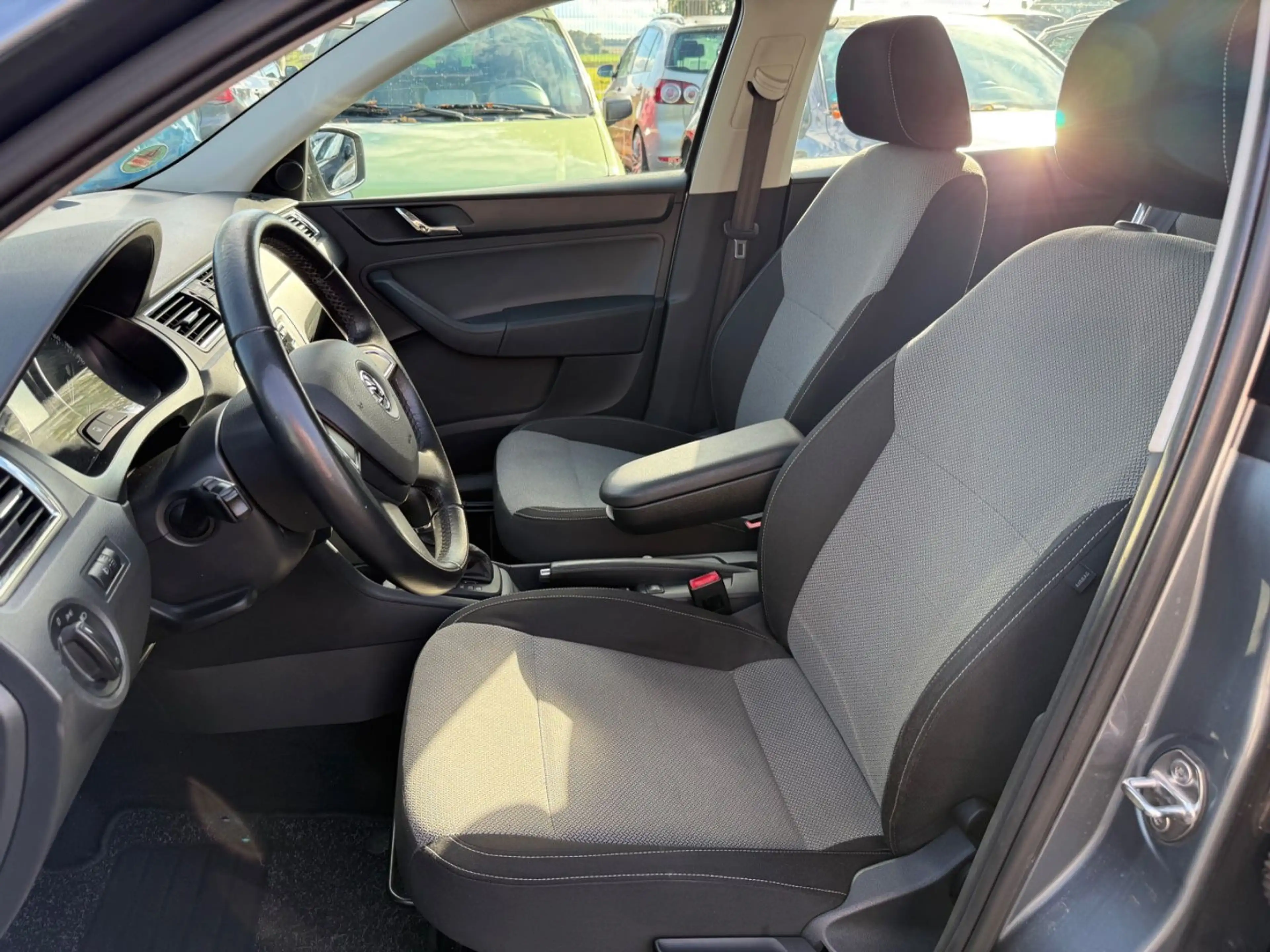 Skoda Rapid/Spaceback Elegance — photo 6