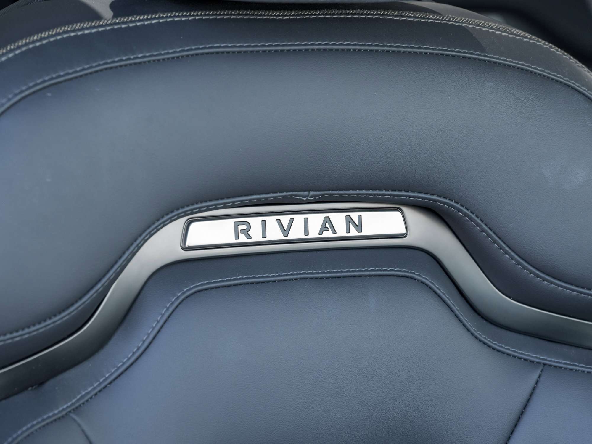 2024 Rivian R1S Launch Edition Quad-Motor Large Pack thumb 25