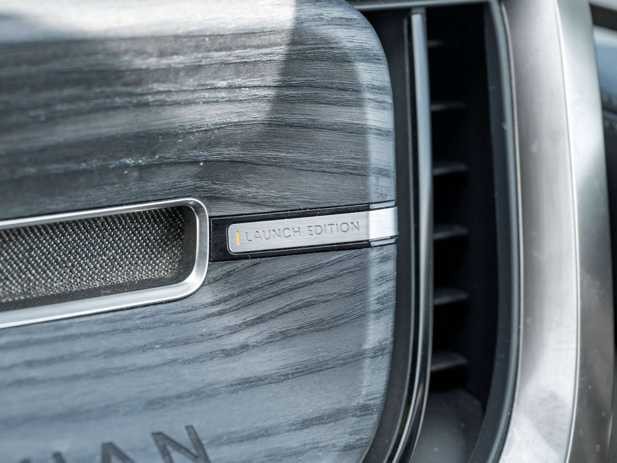 2024 Rivian R1S Launch Edition Quad-Motor Large Pack thumb 16