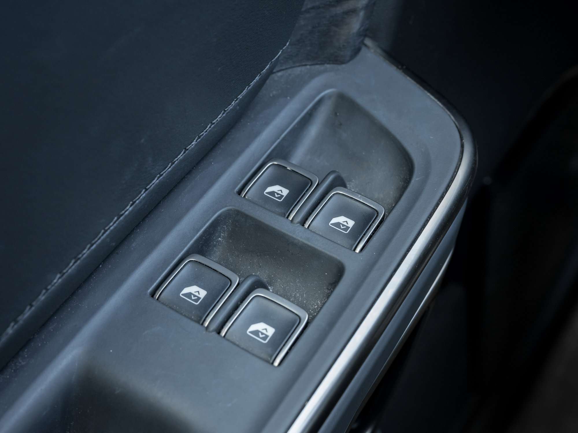 2024 Rivian R1S Launch Edition Quad-Motor Large Pack thumb 17