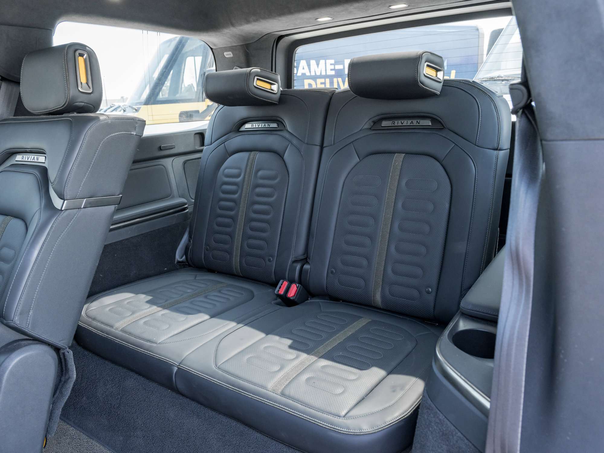 2024 Rivian R1S Launch Edition Quad-Motor Large Pack thumb 29