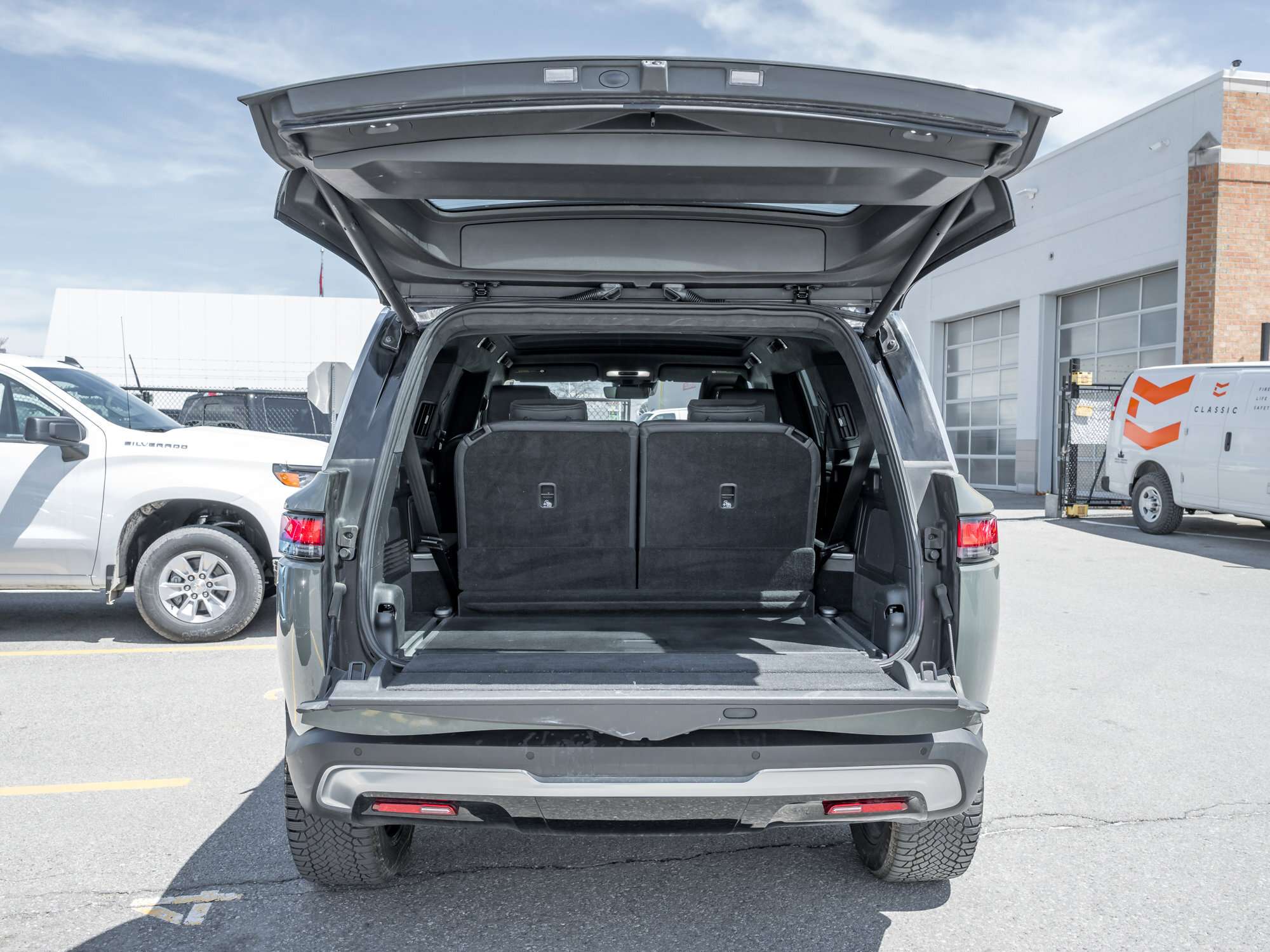 2024 Rivian R1S Launch Edition Quad-Motor Large Pack thumb 9