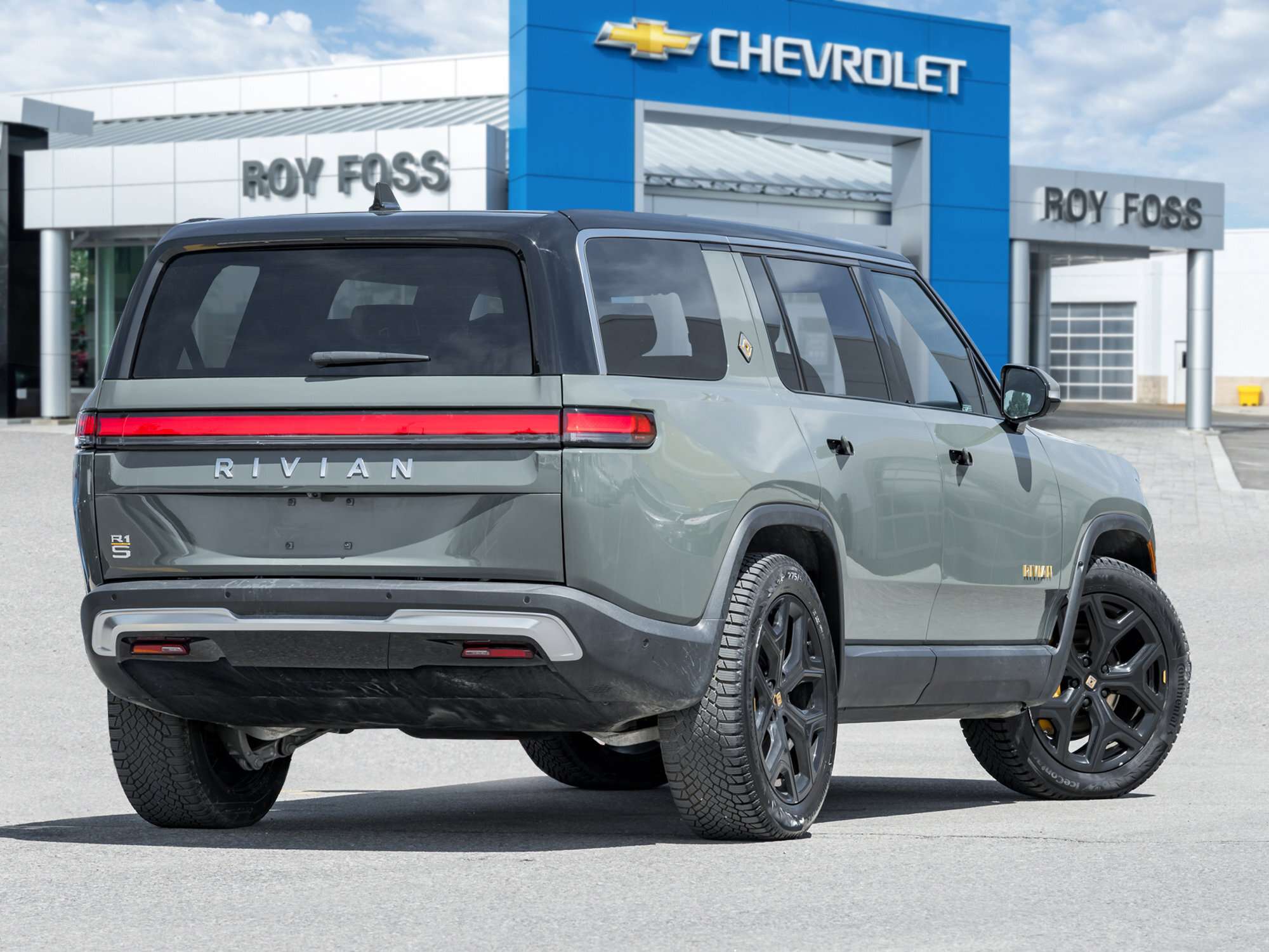 2024 Rivian R1S Launch Edition Quad-Motor Large Pack thumb 7