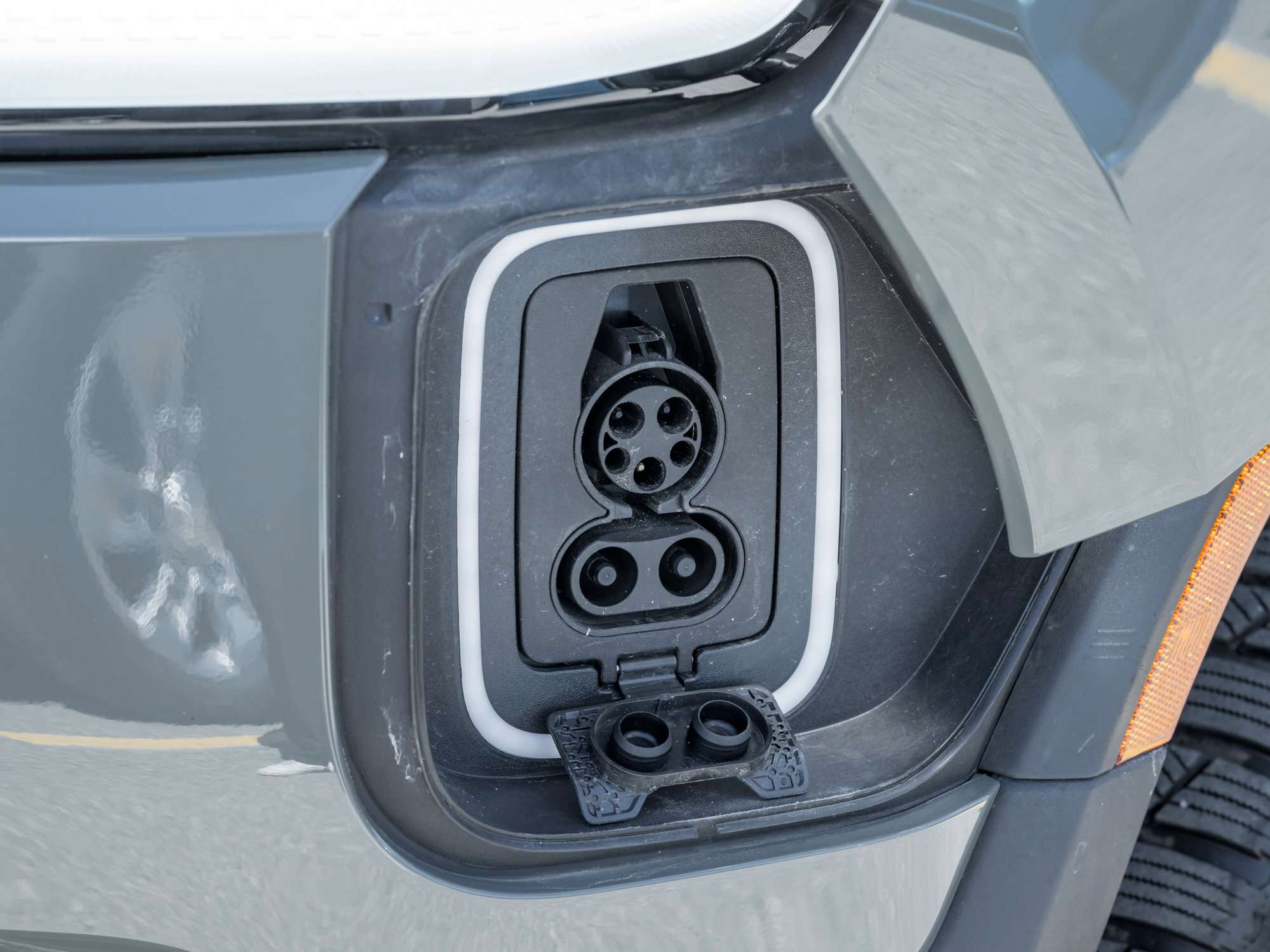 2024 Rivian R1S Launch Edition Quad-Motor Large Pack alt 5