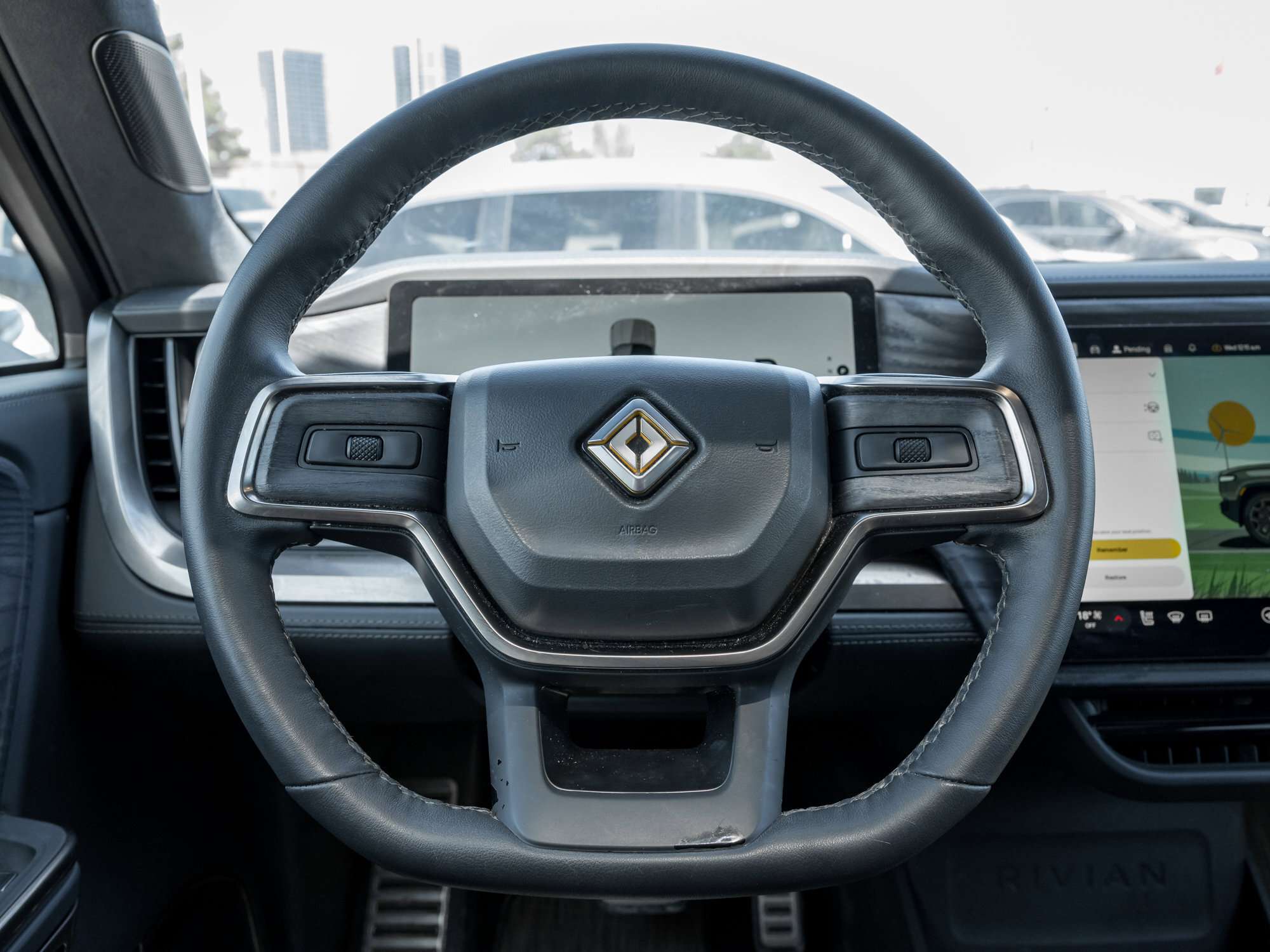 2024 Rivian R1S Launch Edition Quad-Motor Large Pack thumb 11