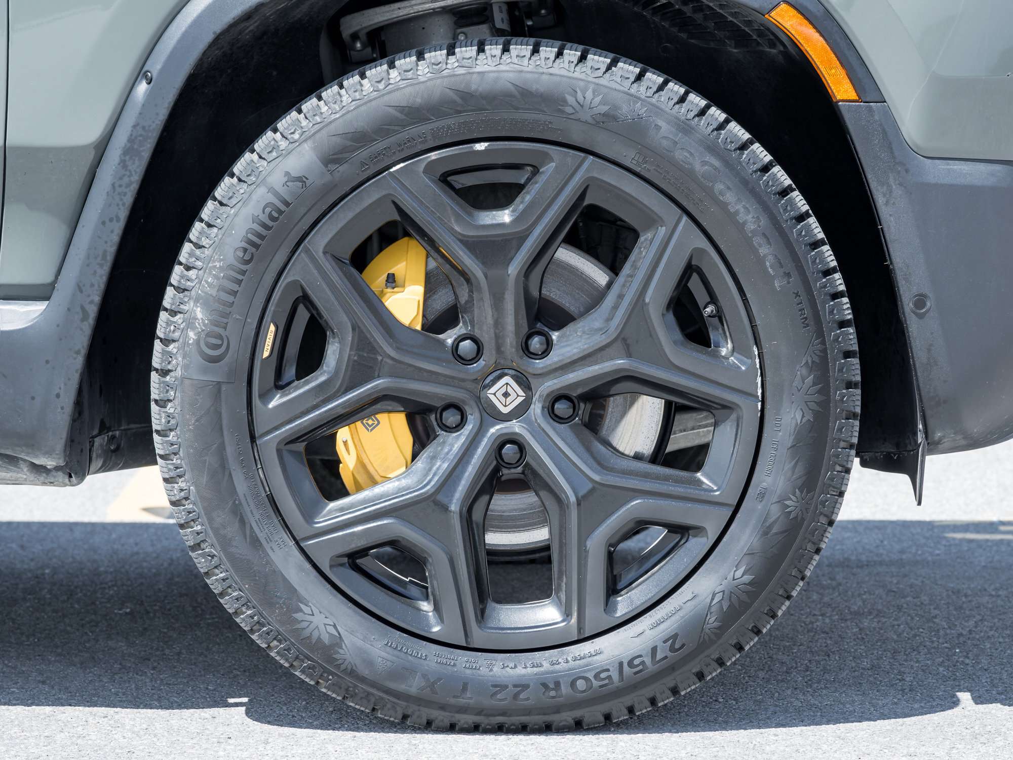 2024 Rivian R1S Launch Edition Quad-Motor Large Pack thumb 6