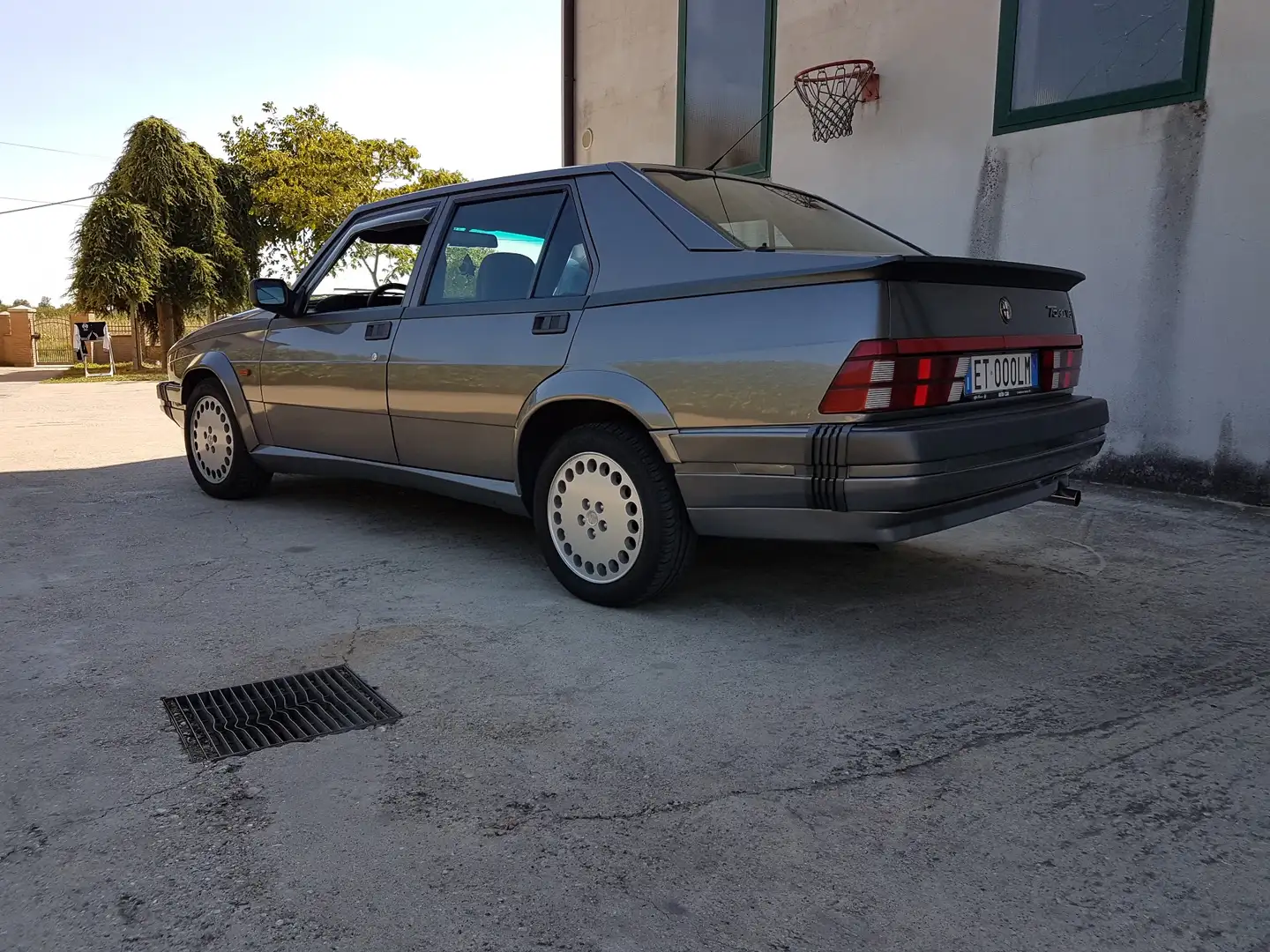 Alfa Romeo 75 3.0 V6 America - 2
