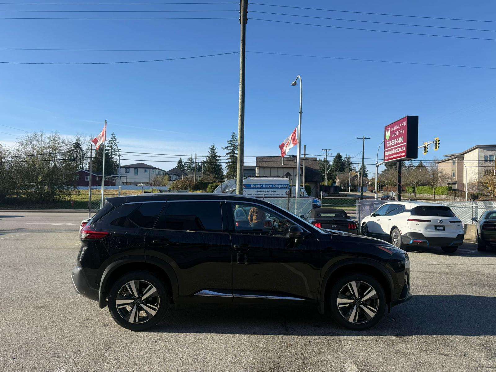2023 Nissan Rogue — view 4