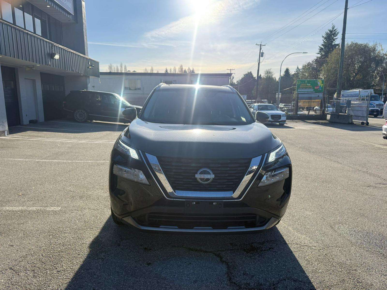 2023 Nissan Rogue — view 2