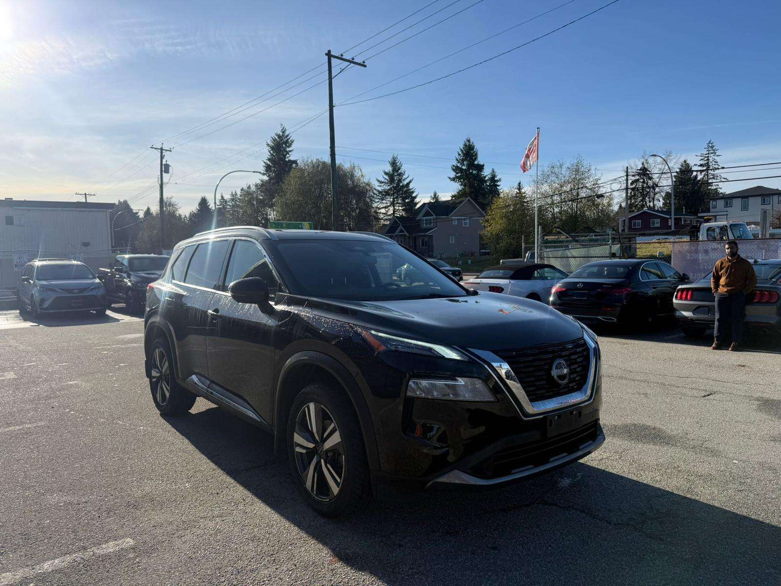 2023 Nissan Rogue — view 3