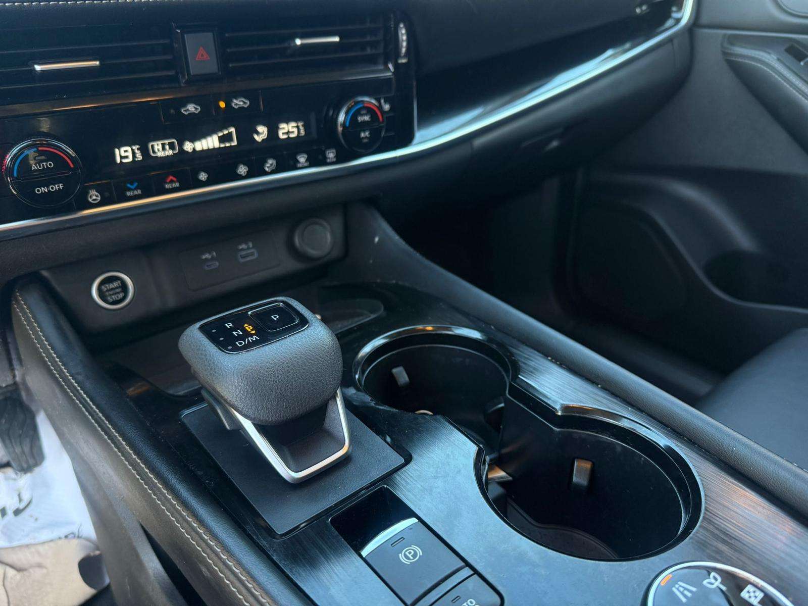 2023 Nissan Rogue — view 12