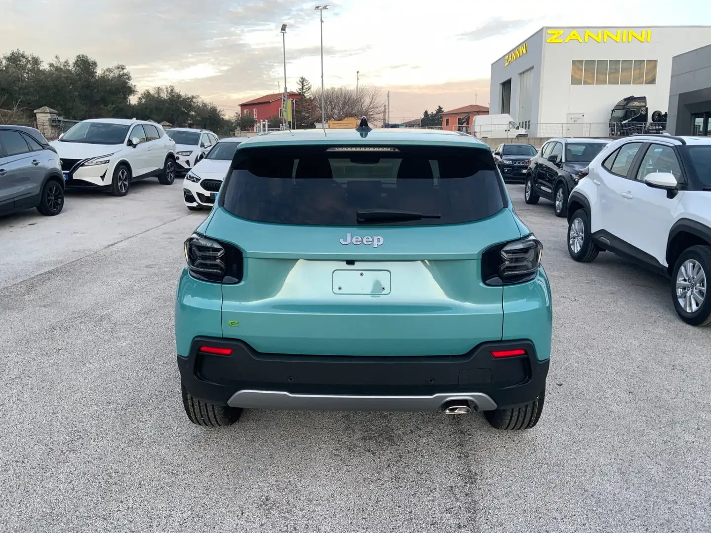 Jeep Avenger 1.2 Turbo MHEV Summit TETTO PANORAMICO Blu/Azzurro - 2