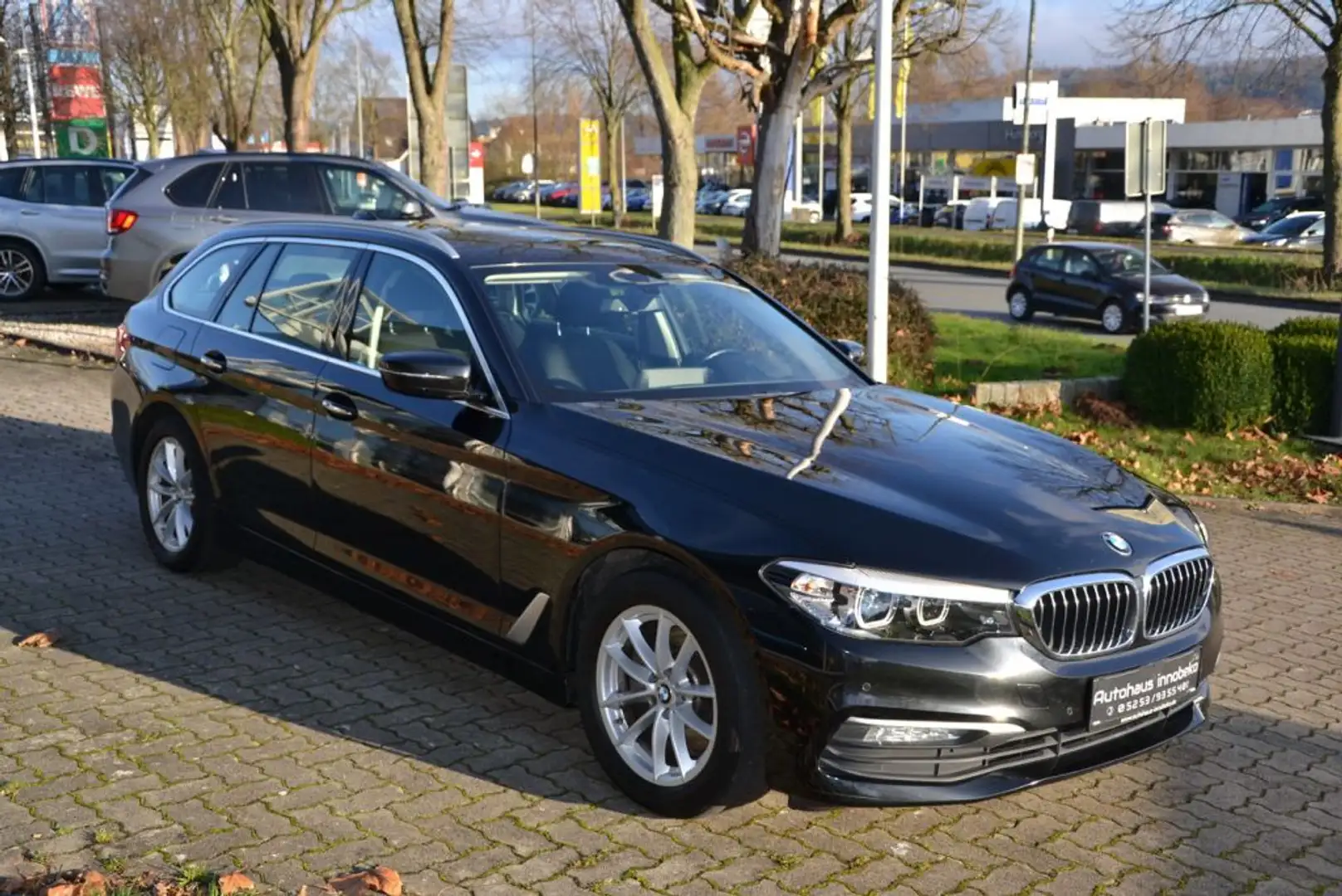 BMW 520 520d xDrive Touring Aut.AHK*HeadUp*Schiebedach - 2
