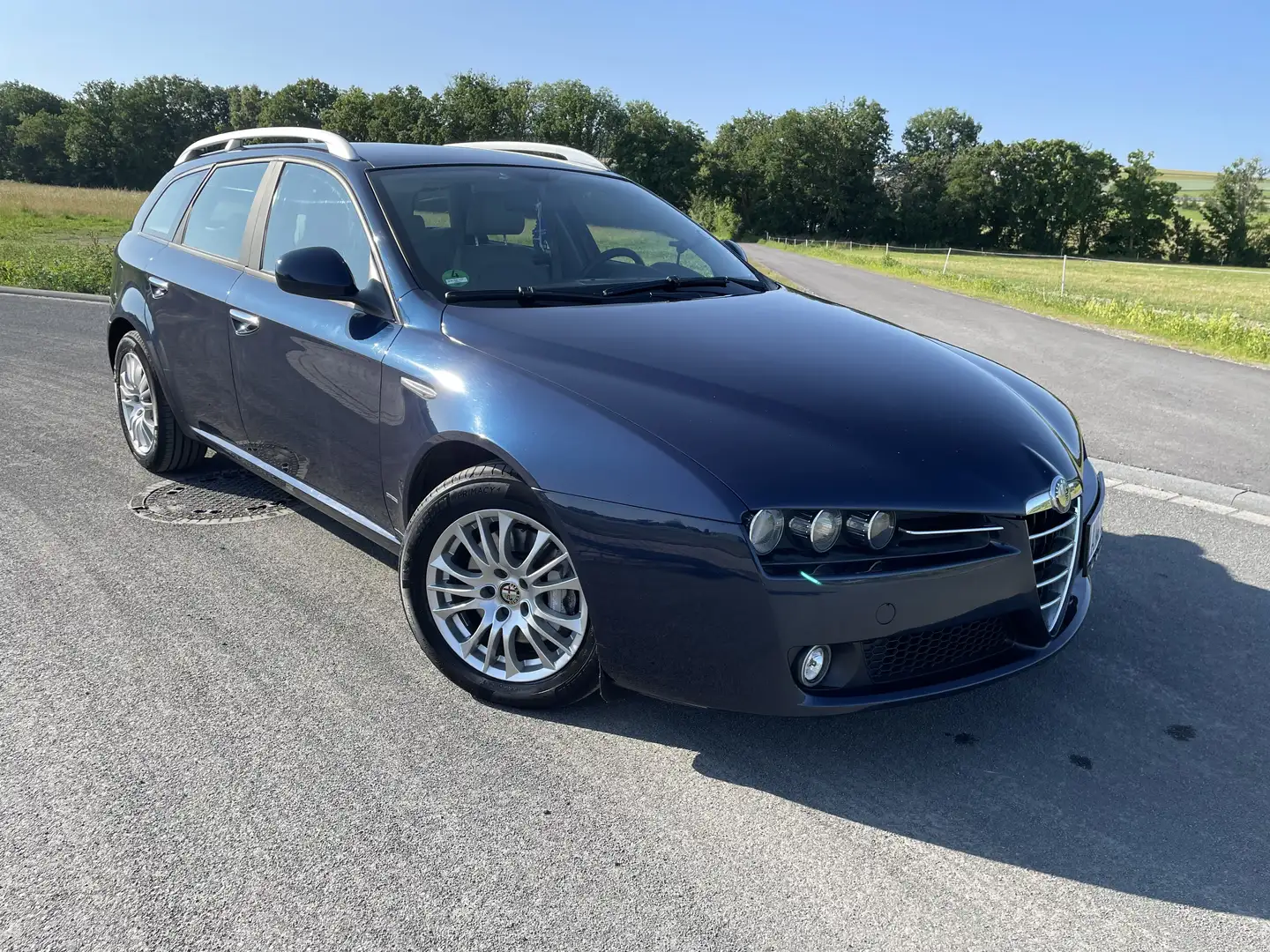 Alfa Romeo 159 Sportwagon 1.9 JTDM 8V DPF Distinctive - 1