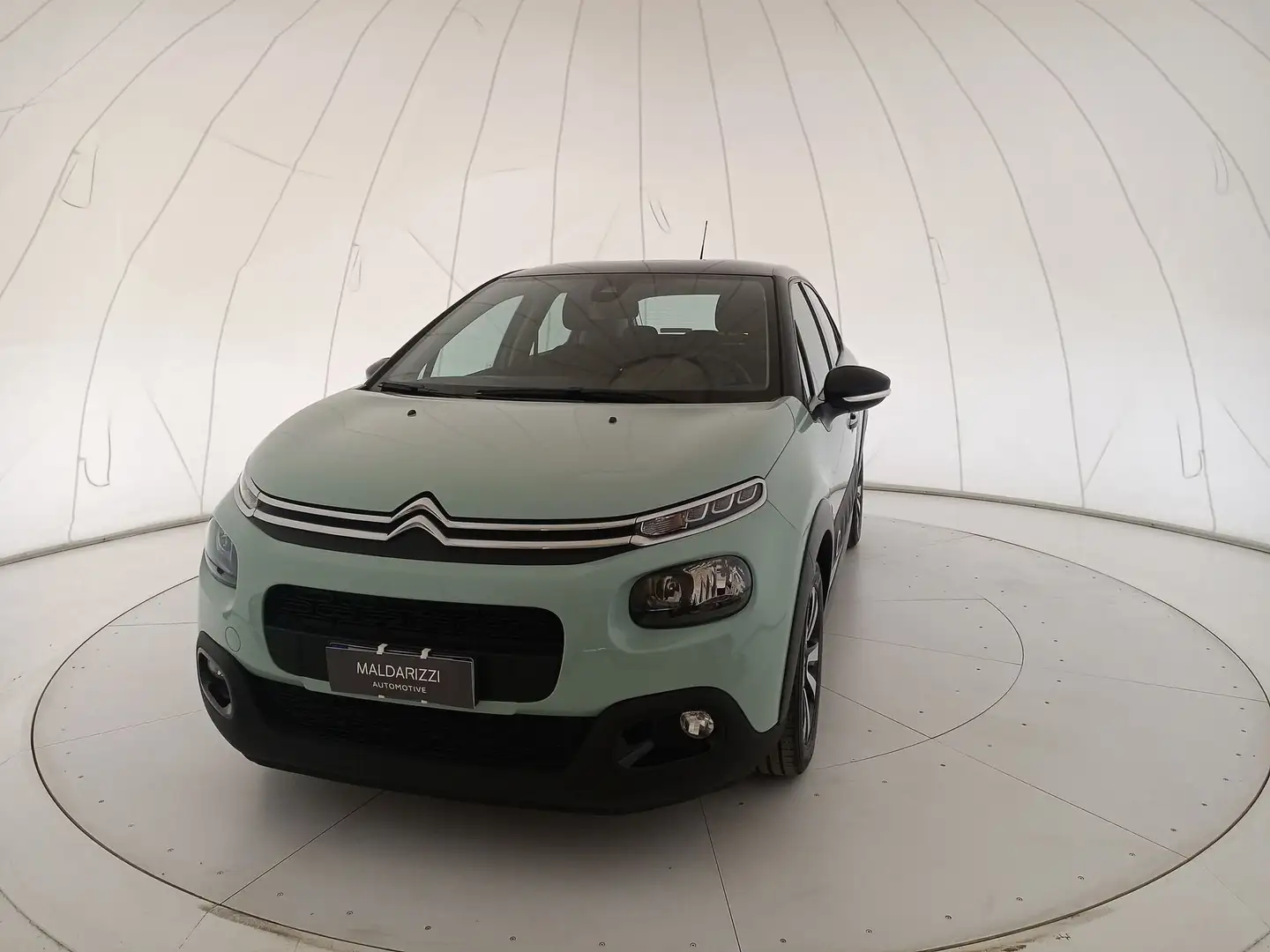 Citroen C3 III 2017 1.2 puretech Shine s&s 83cv neopatentati Grün - 1