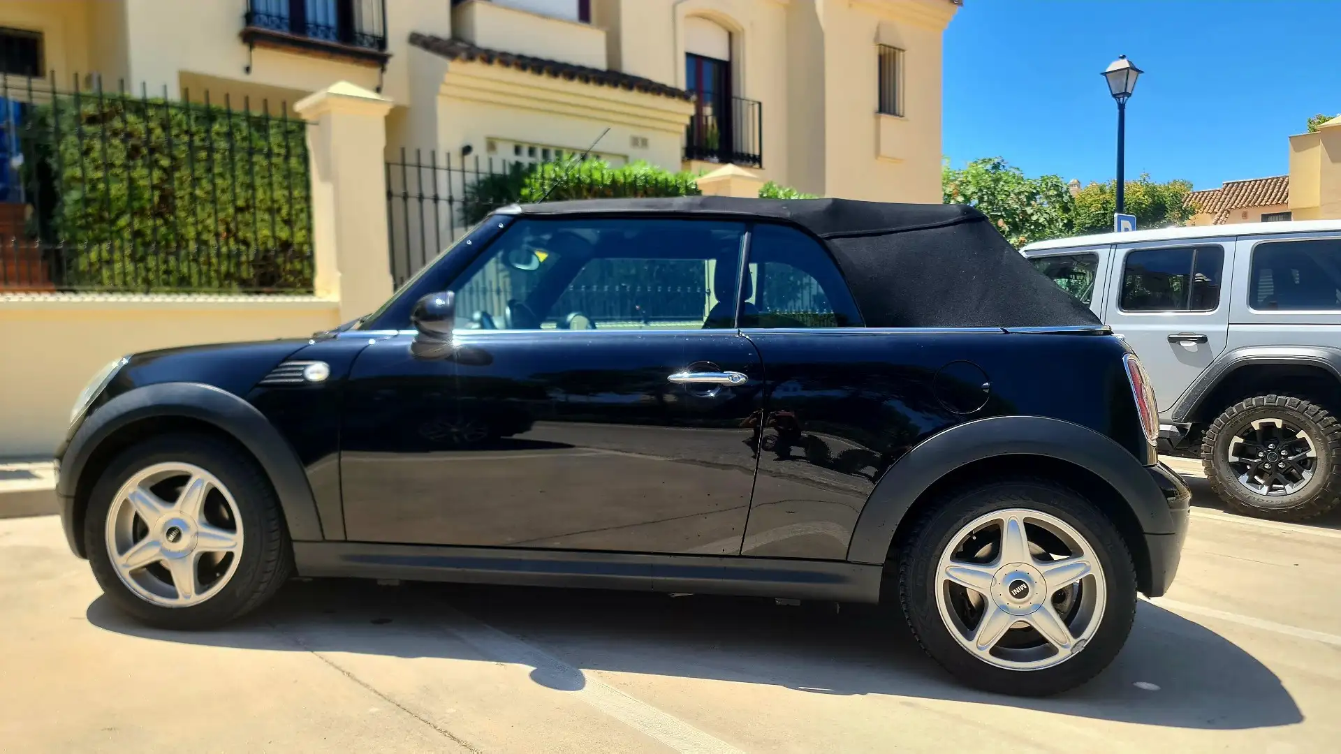 MINI Cooper Cabrio - 2