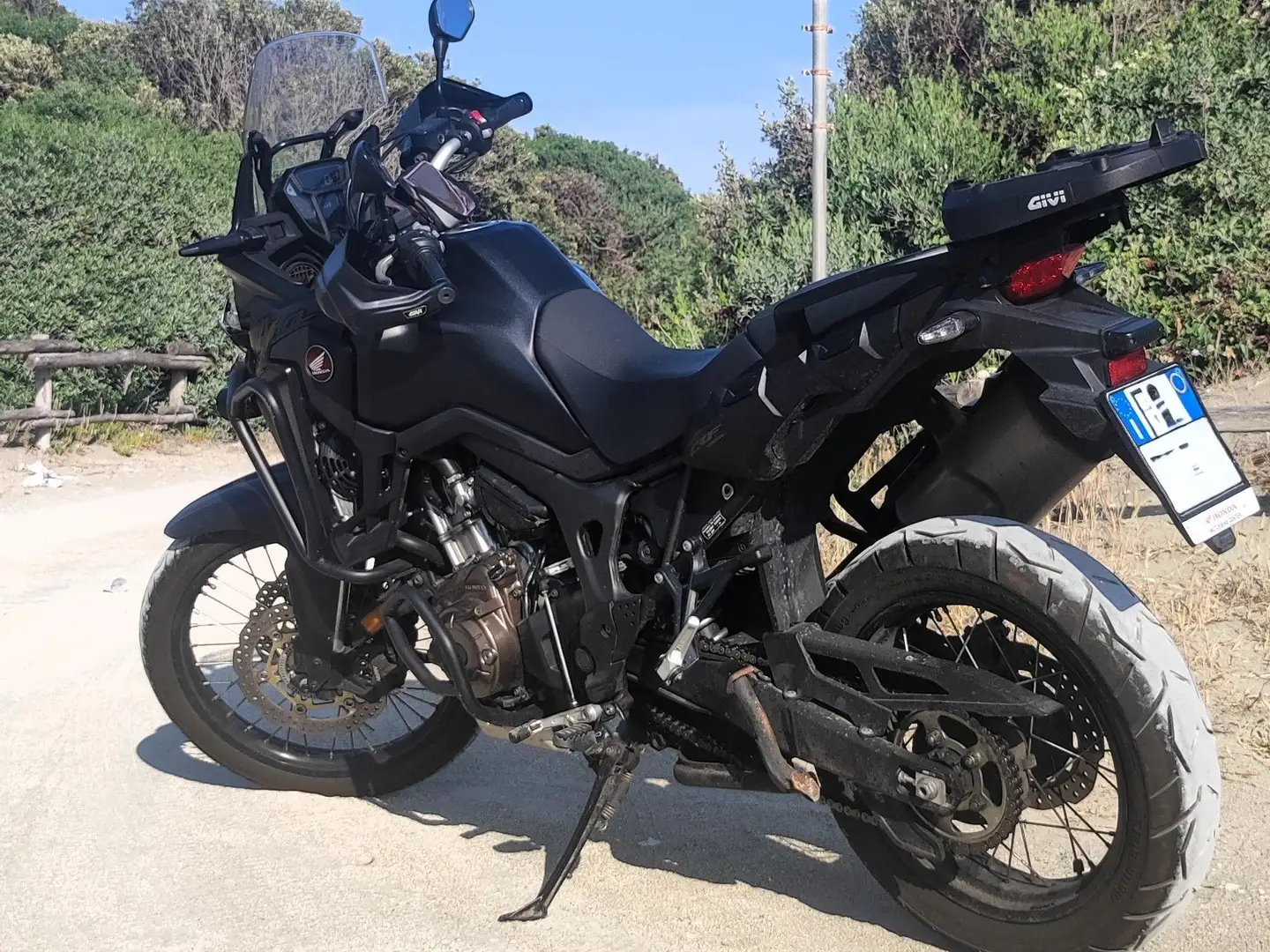 Honda CRF 1000 Africa Twin CRF1000A Fekete - 1