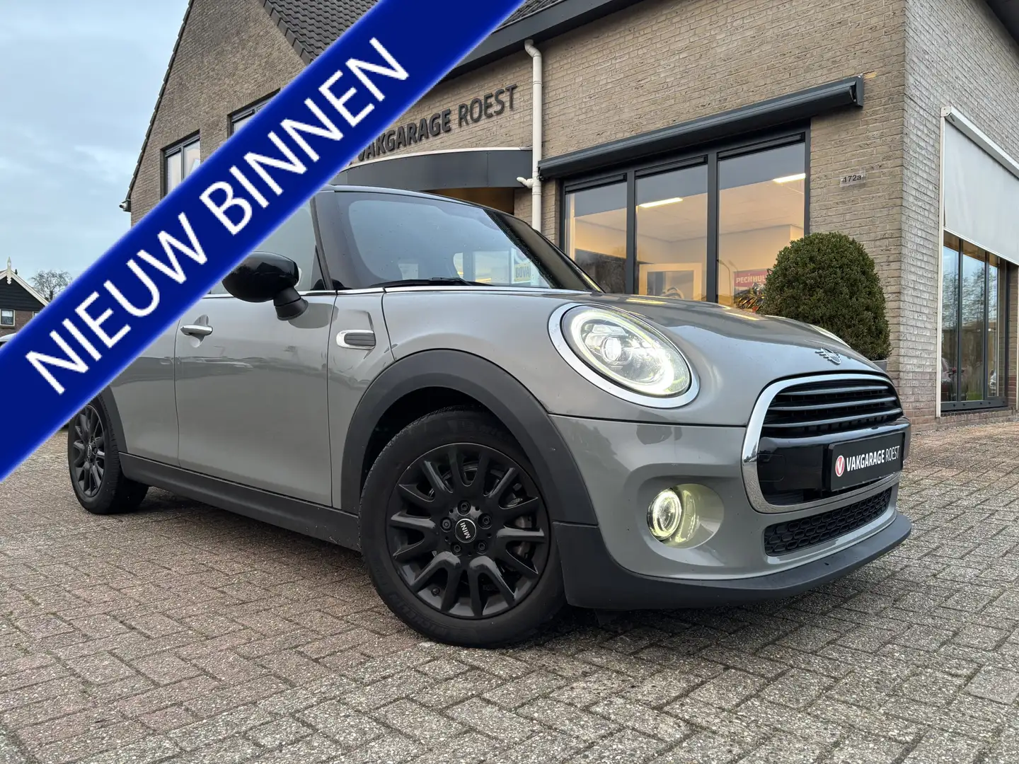 MINI Cooper Mini 1.5 Chili Automaat Full LED / Carplay / Sport Grijs - 1