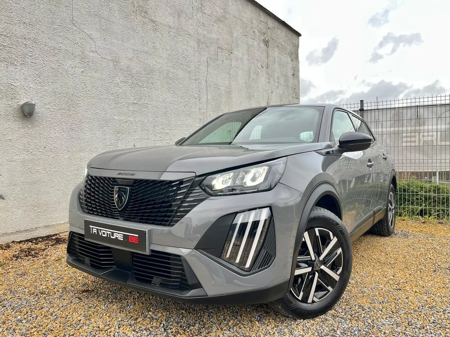 Peugeot e-2008 50 kWh Active LED/CARPLAY/CLIM-AUTO/CRUISE/PDC Grijs - 2